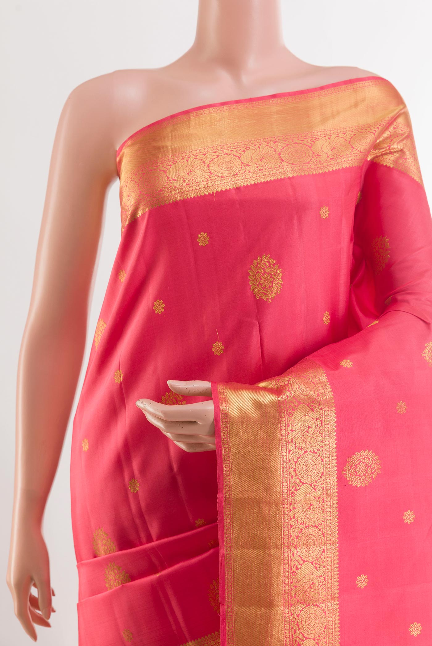 Border image of Pink Kanjivaram Silk Saree with Zari Butta on the body and Zari Border. 