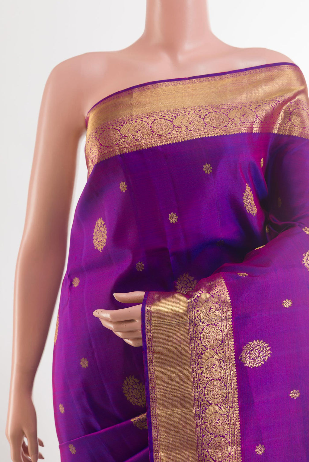 Border image of Purple Kanjivaram Silk Saree with Zari Butta on the body and Zari Border. 