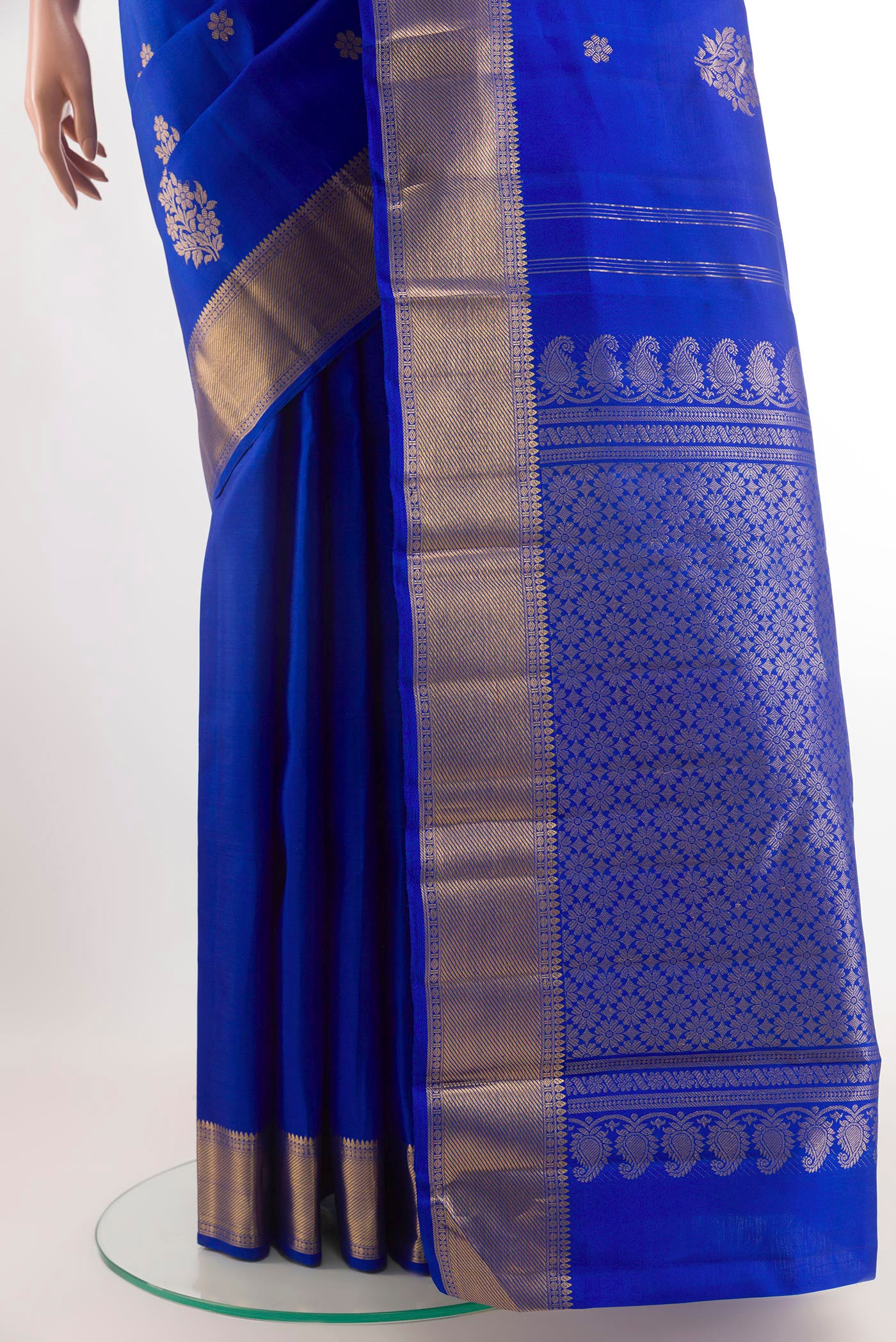 Pleats and pallu of Blue Kanjivaram Silk Saree with Zari Butta on the body and Zari Border. 