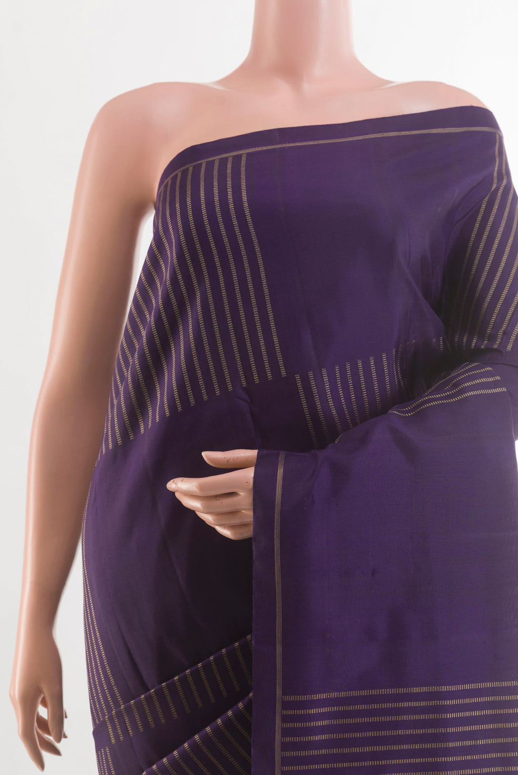 Border image of Purple Kanchipuram Silk Saree with Zari Butta on the body and Zari Border. 