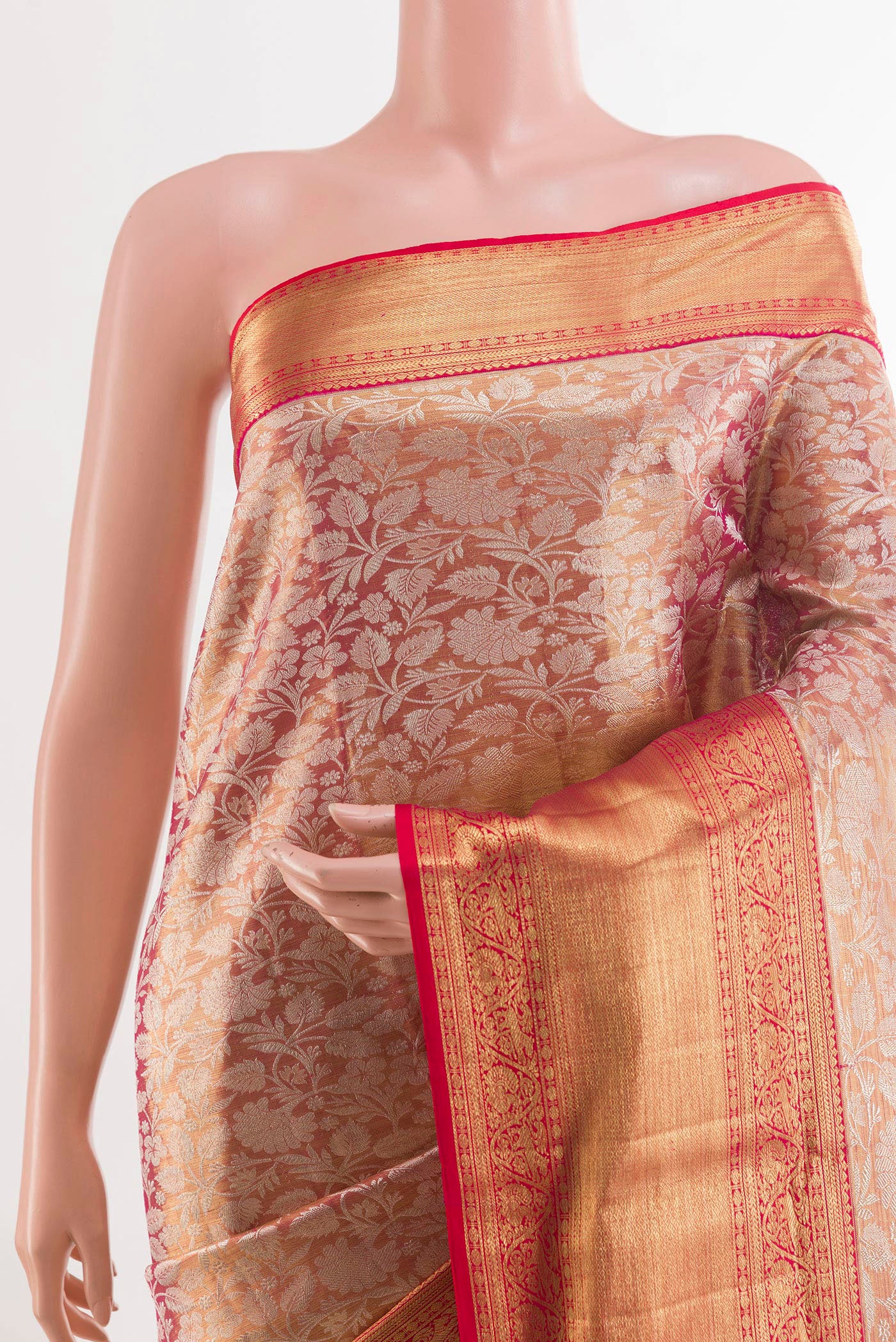 Border image of Golden Peach Kanjivaram Tissue Silk Saree with Zari Brocade on the body and Zari Border. 