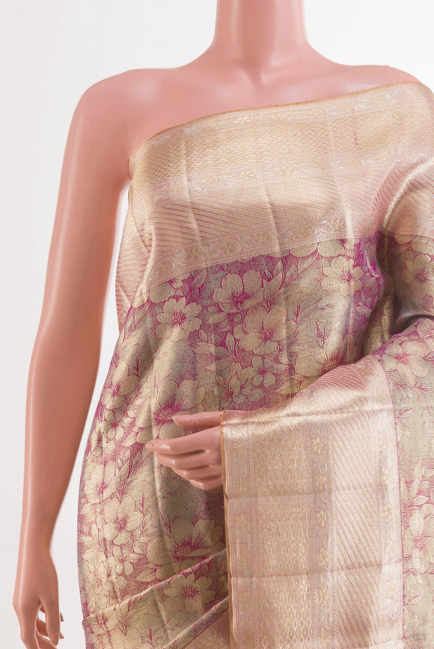 Border image of Lavender Kanjivaram Tissue Silk Saree with Zari Brocade on the body and Zari Border. 
