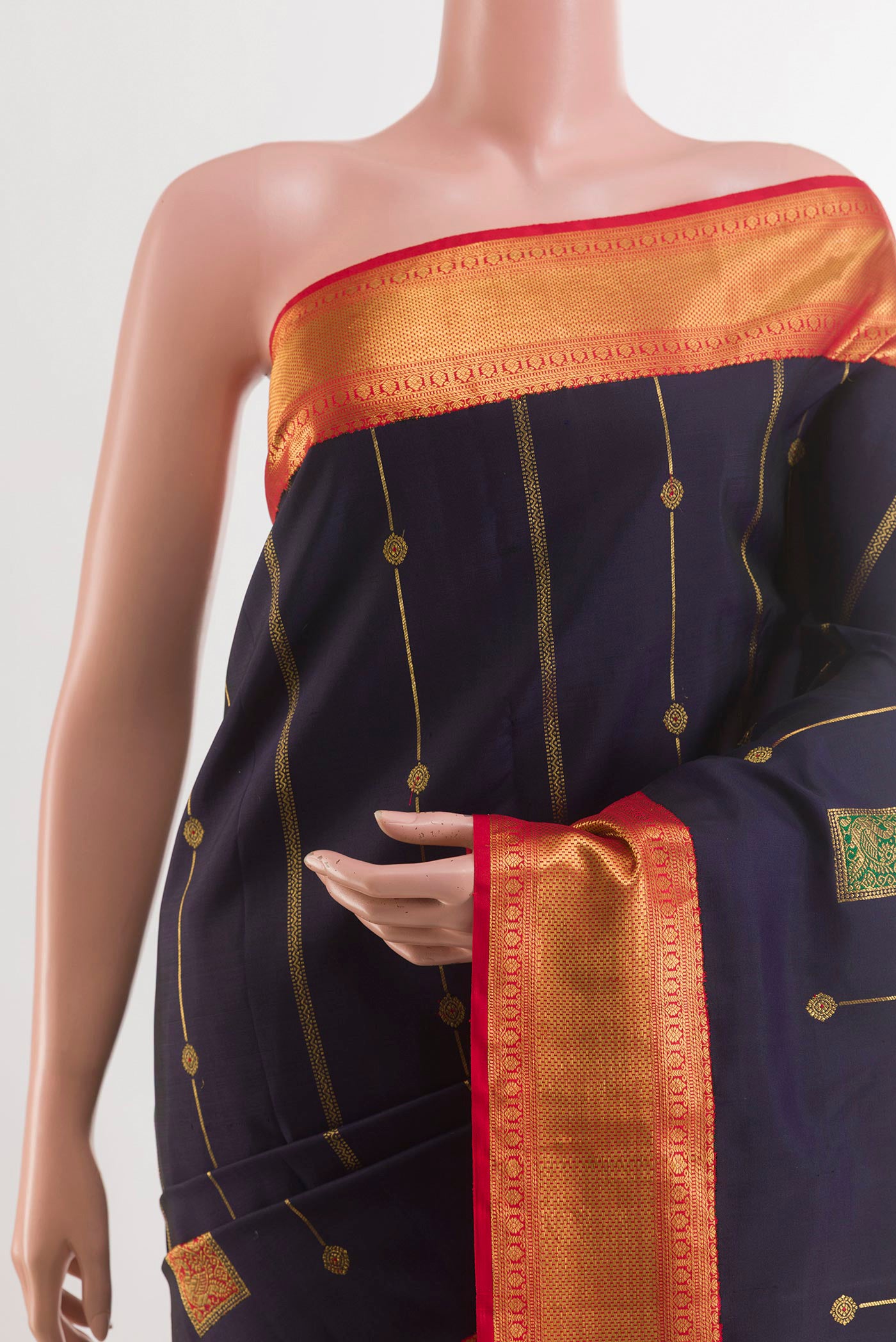 Border image of Blue Kanchipuram Silk Saree with Zari Butta on the body and Zari Border. 