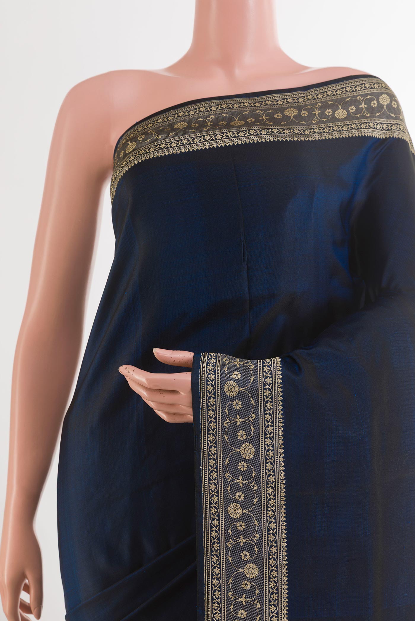 Border image of Dark Blue Banarasi Silk Saree with Plain Body and Zari Border. 