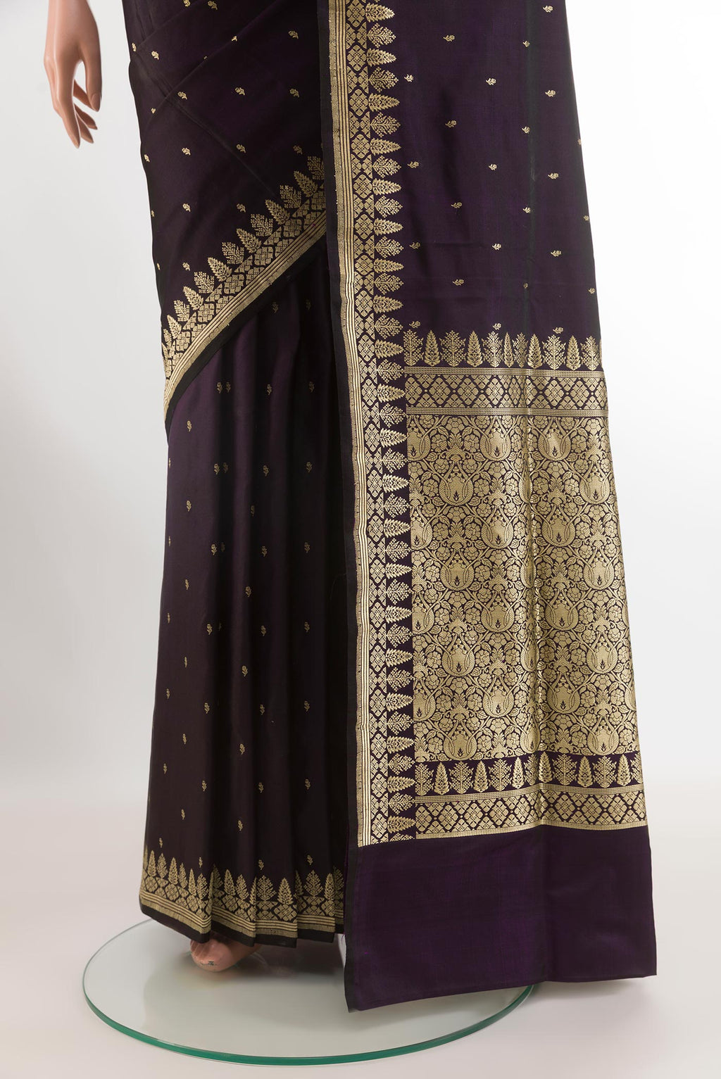 Pleats and pallu of Dark Blue Banarasi Silk Saree with Zari Butta on the body and Zari Border. 