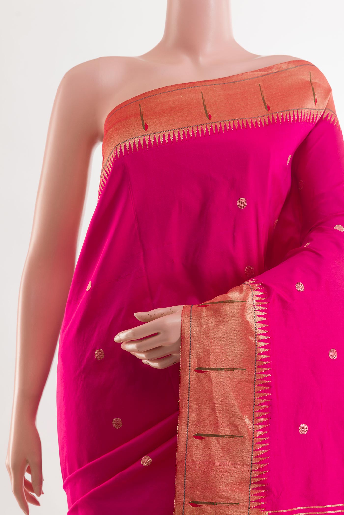 Border image of Pink Paithani Silk Saree with Zari Butta on the body and Paithani Border. 