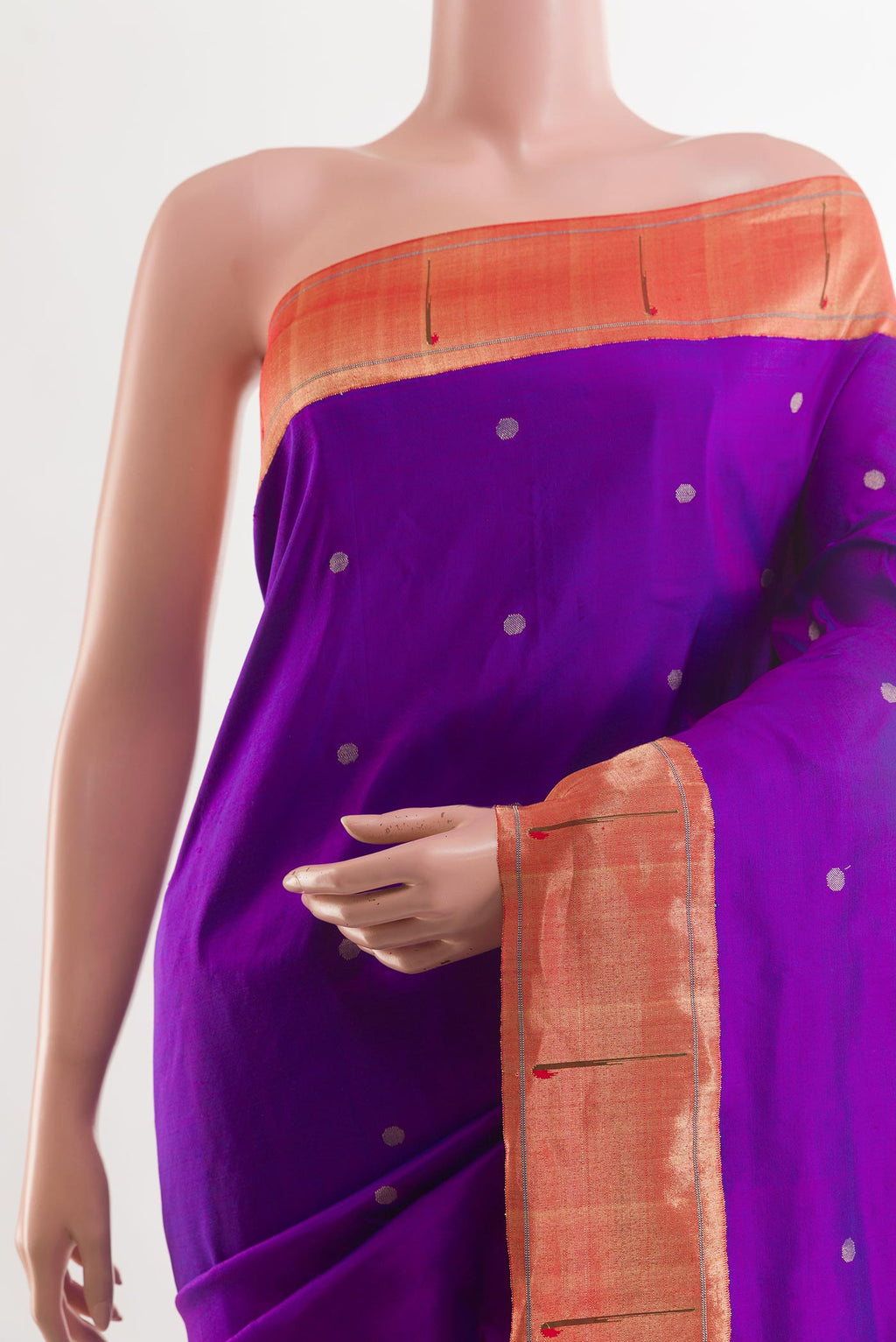 Border image of Purple Paithani Silk Saree with Zari Butta on the body and Paithani Border. 