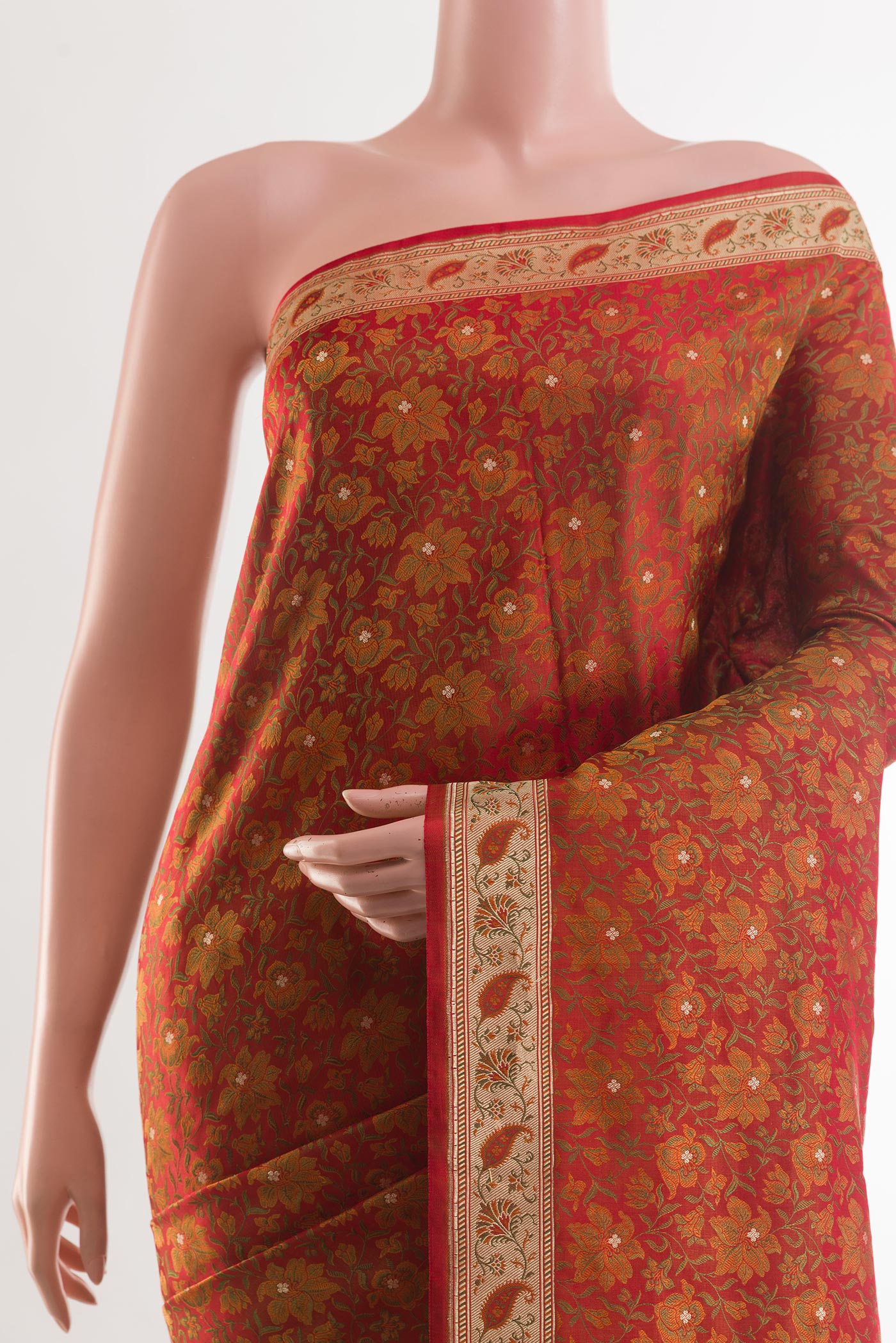 Border image of Red Banarasi Tanchoi Silk Saree with Jacquard With Zari Butta on the body and Zari Border. 