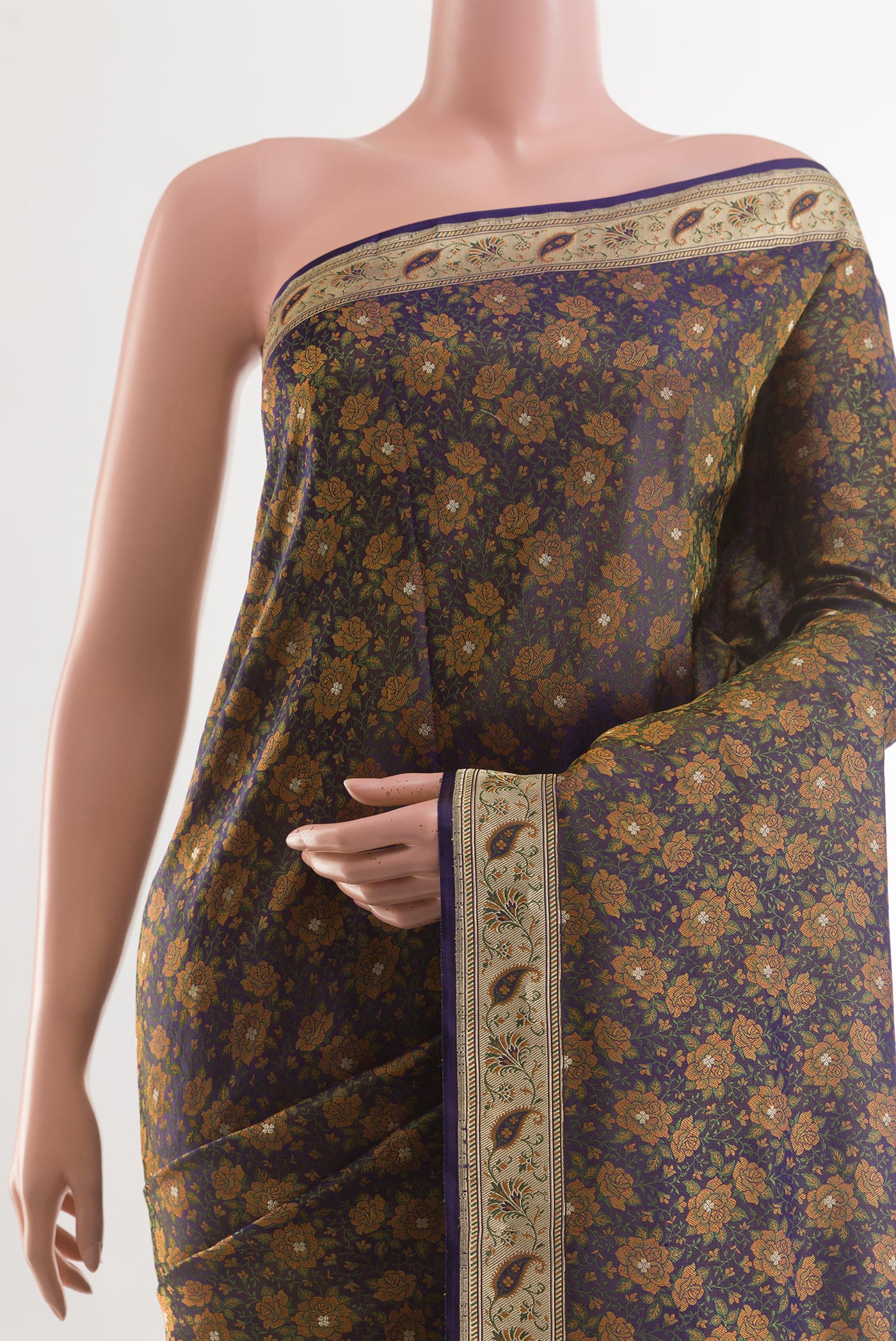 Border image of Dark Blue Banarasi Tanchoi Silk Saree with Jacquard With Zari Butta on the body and Zari Border. 