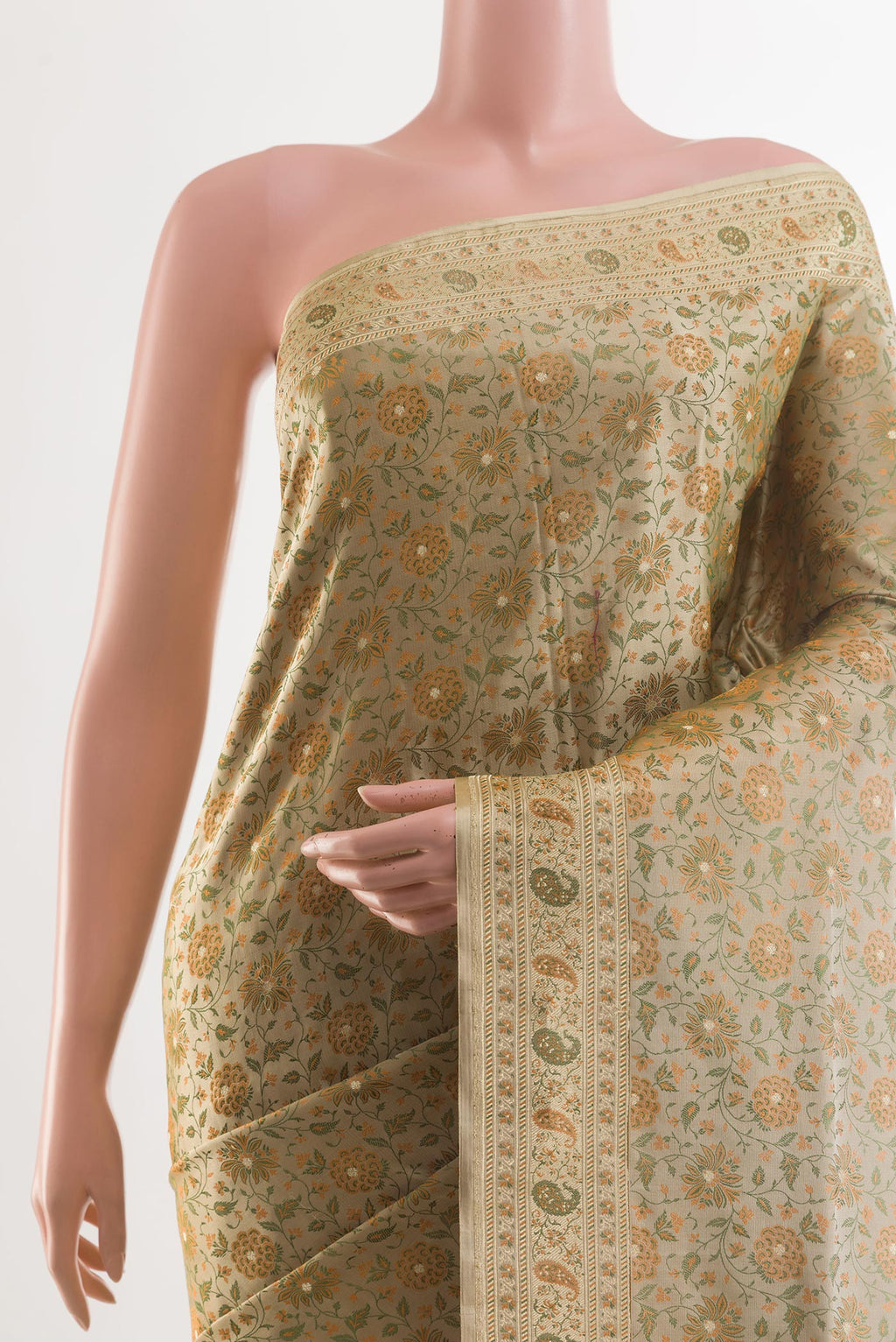 Border image of Beige Banarasi Tanchoi Silk Saree with Jacquard With Zari Butta on the body and Zari Border. 