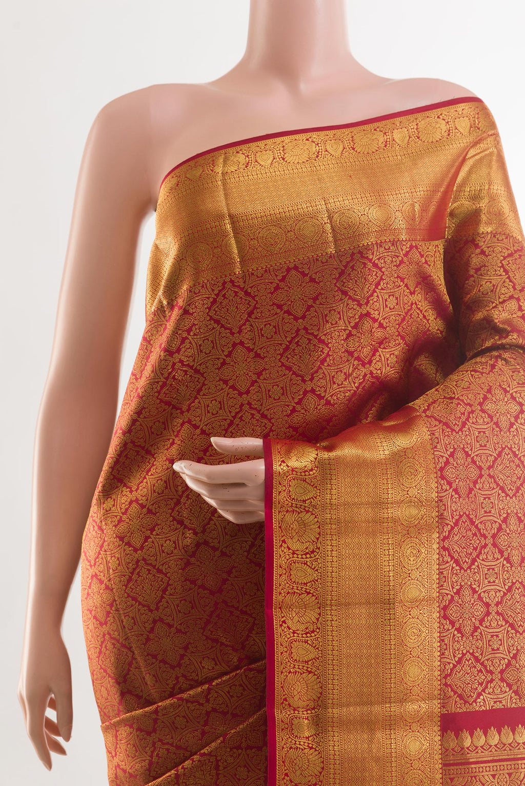 Border image of Maroon Kanchipuram Silk Saree with Zari Brocade on the body and Zari Border. 