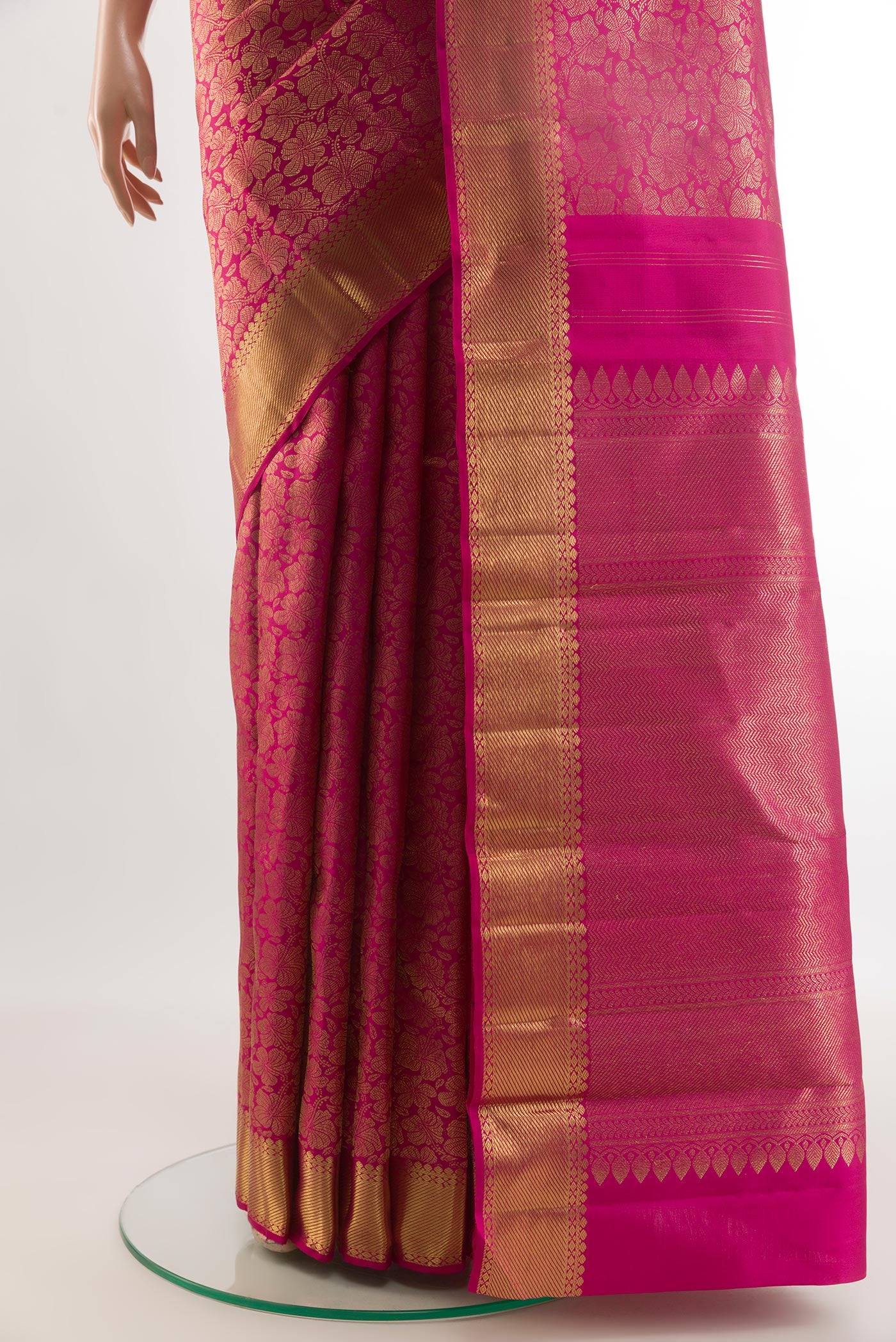 Pleats and pallu of Pure Silk Pure Zari Pink Kanjivaram Saree with Zari Brocade on the body and Zari Border. 
