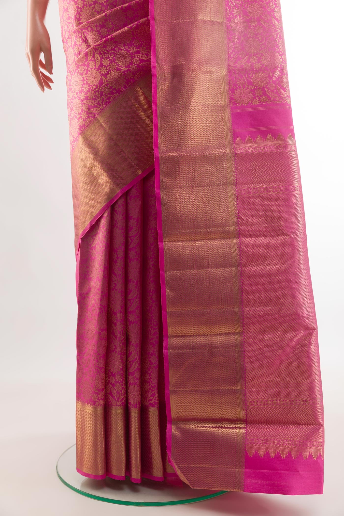 Pleats and pallu of Pure Silk Pure Zari Pink Kanjivaram Saree with Zari Brocade on the body and Zari Border. 