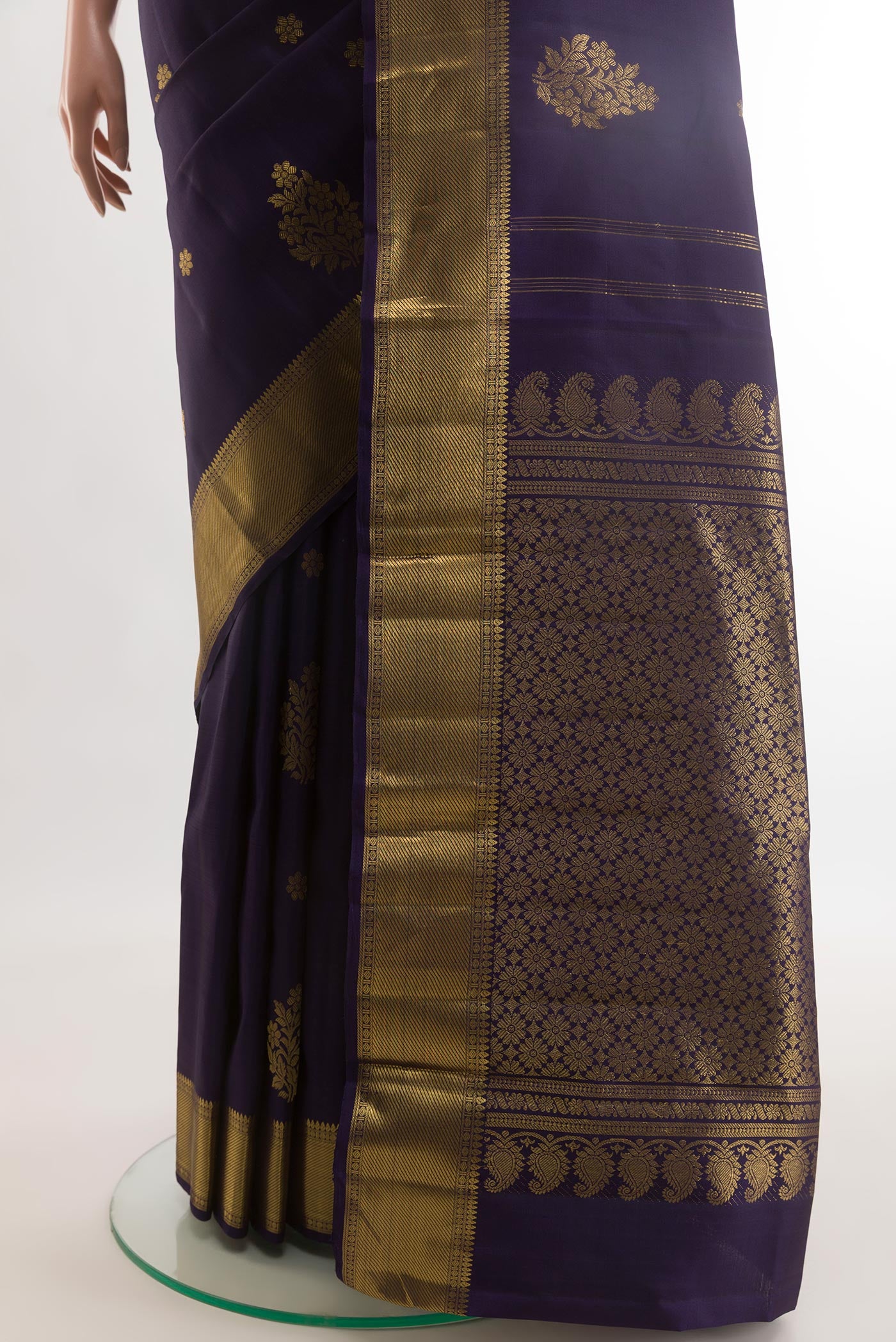 Pleats and pallu of Navy Blue Kanjivaram Silk Saree with Zari Butta on the body and Zari Border. 