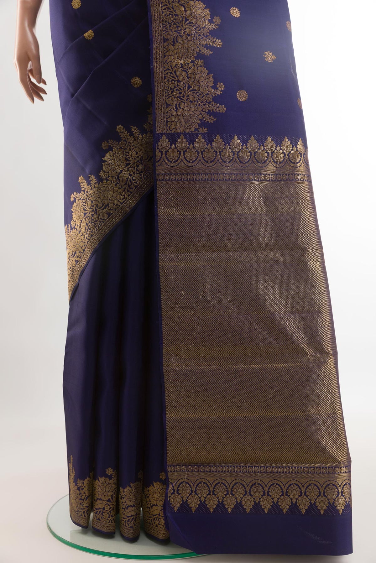 Pleats and pallu of Navy Blue Kanjivaram Silk Saree with Zari Butta on the body and Zari Border. 