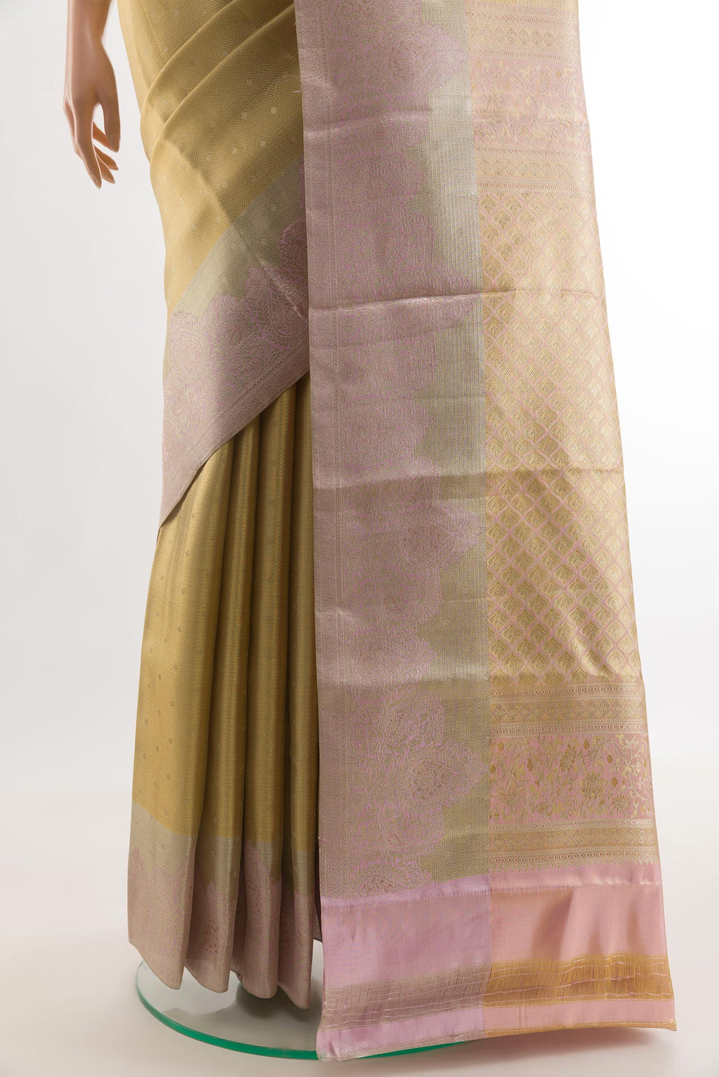 Pleats and pallu of Golden Kanjivaram Tissue Silk Saree with Zari Brocade on the body and Zari Border. 