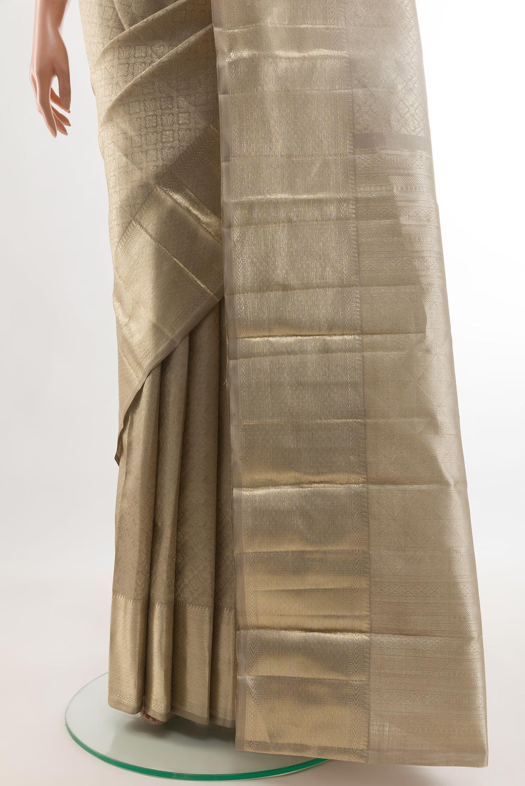 Pleats and pallu of Grey Kanchipuram Silk Saree with Zari Brocade on the body and Zari Border. 