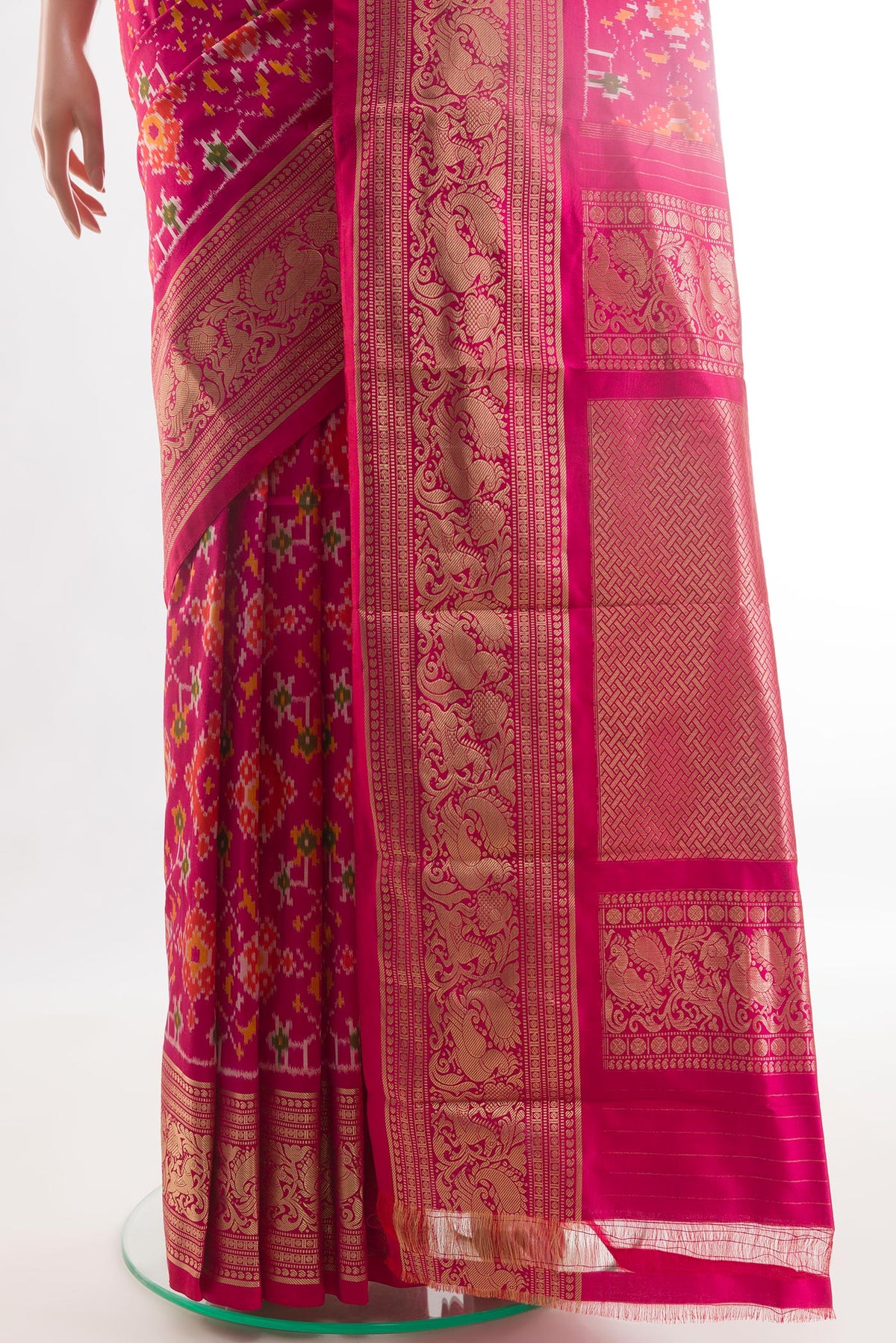 Pleats and pallu of Pink Pochampally Silk Saree with Ikat design on the body and Zari Border. 