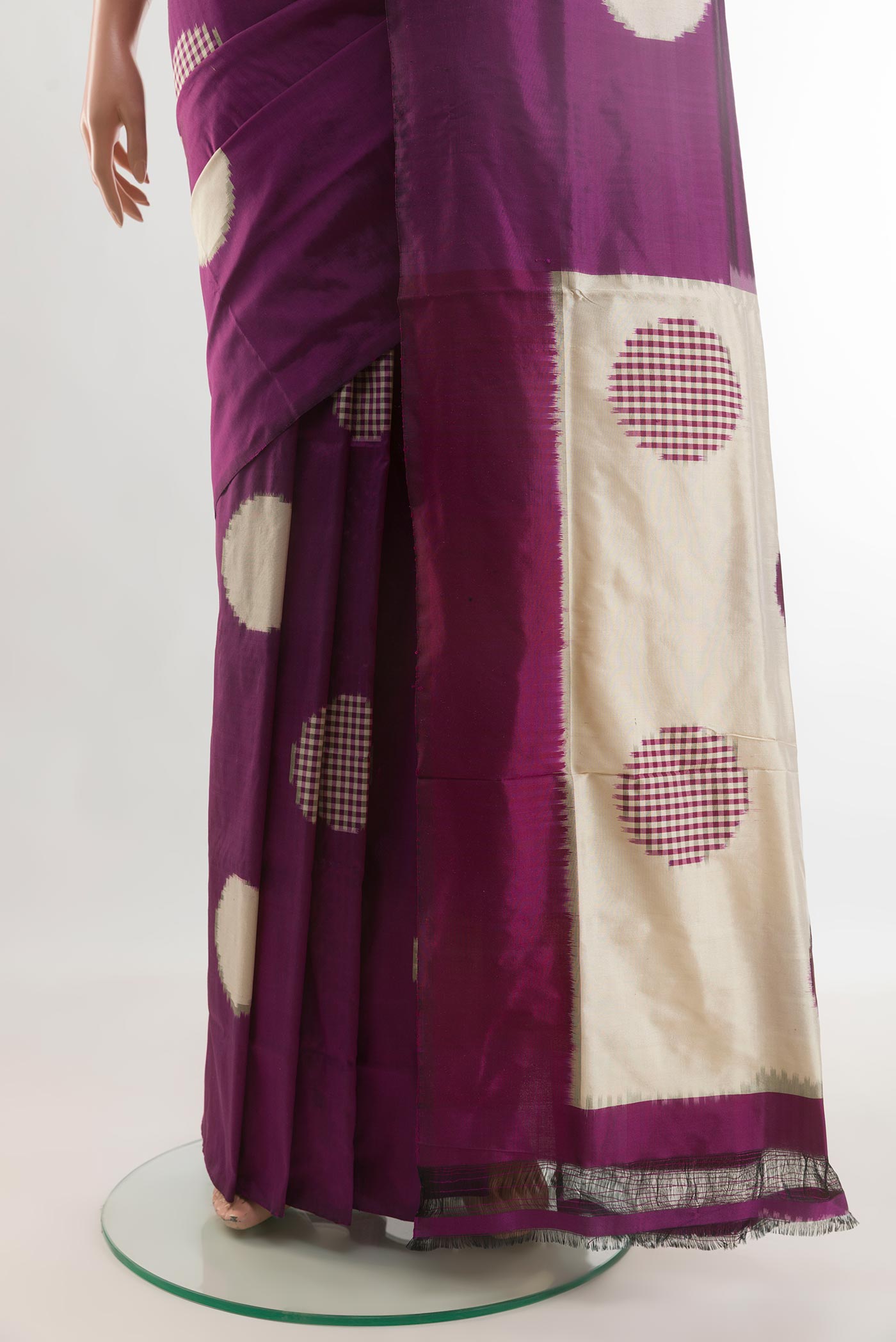 Pleats and pallu of Purple Pochampally Silk Saree with Pure Ikat on the body and Without Border. 