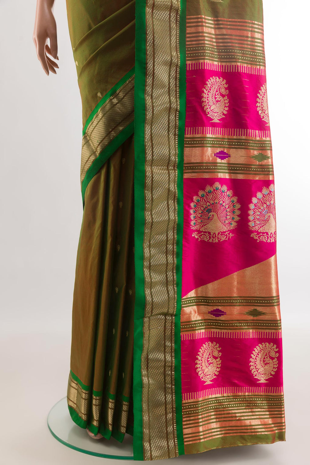Pleats and pallu of Mehandi Green Dual Tone Paithani Silk Saree with Zari Butta on the body and Zari Border. 
