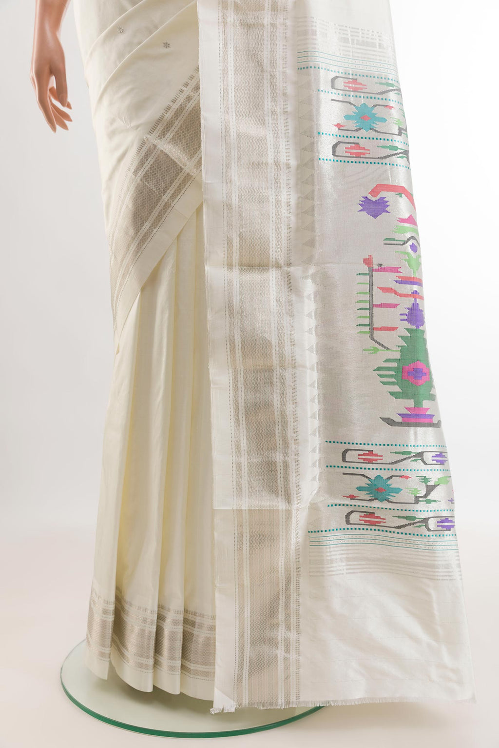 Pleats and pallu of White Paithani Silk Saree with Zari Butta on the body and Zari Border. 