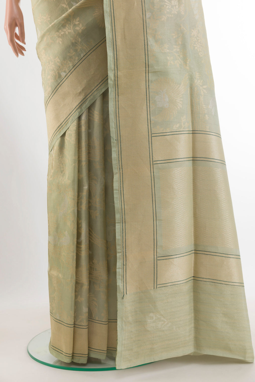 Pleats and pallu of Pure Silk Light Green Banarasi Saree with Zari Brocade on the body and Zari Border. 