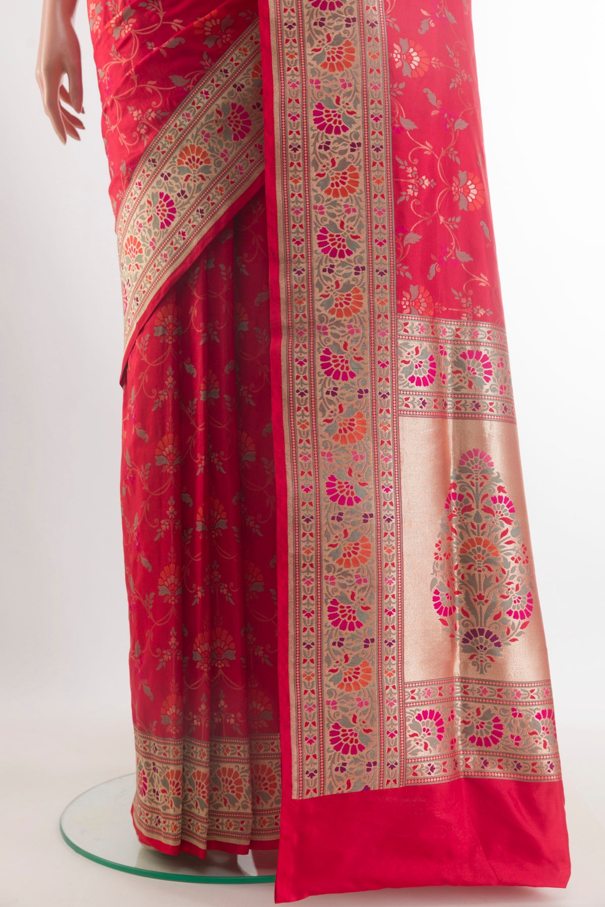 Pleats and pallu of Pure Silk Red Banarasi Saree with Zari Brocade on the body and Zari Border. 