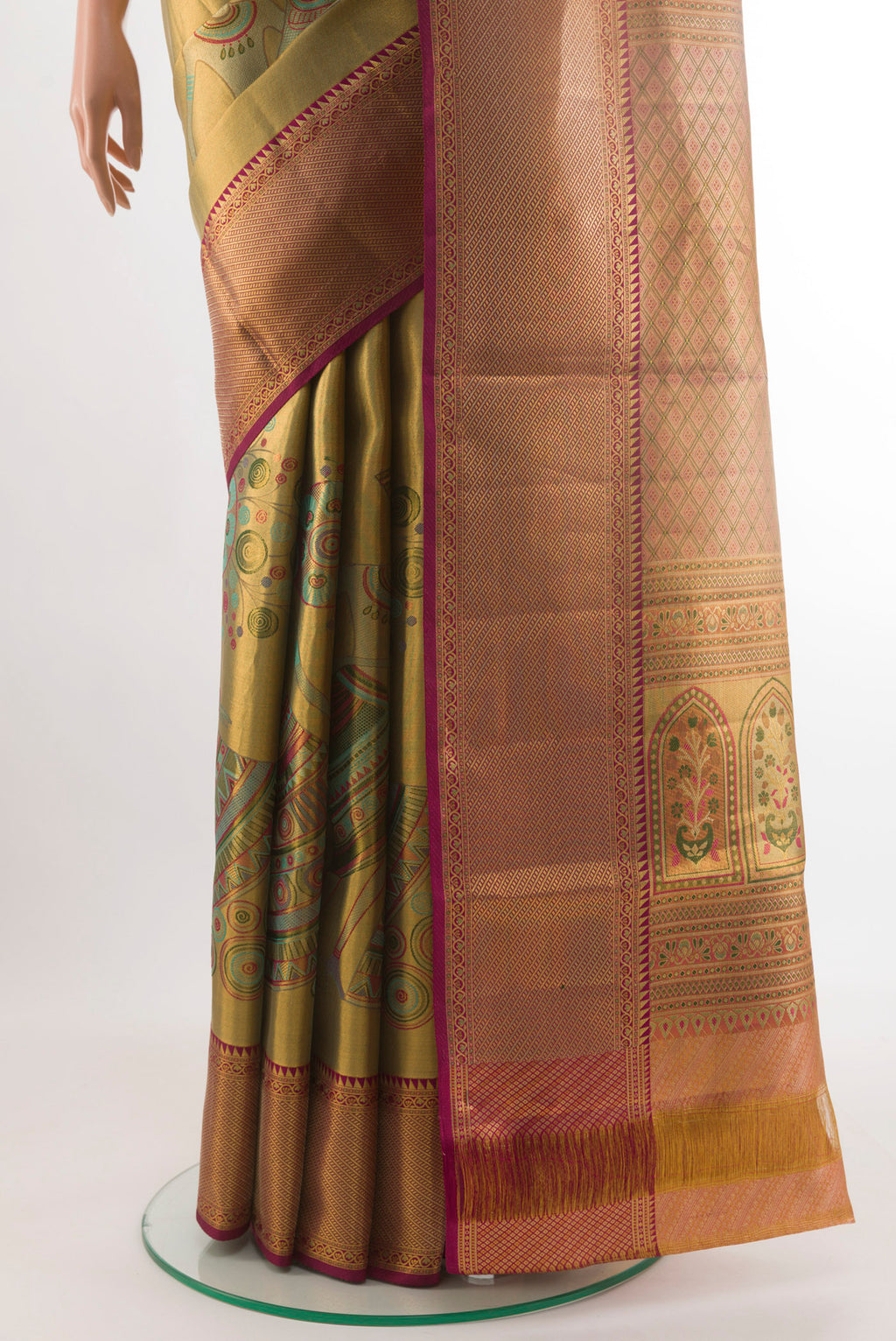 Pleats and pallu of Golden Dual Tone Kanchipuram Tissue Silk Saree with Zari Brocade on the body and Zari Border. 