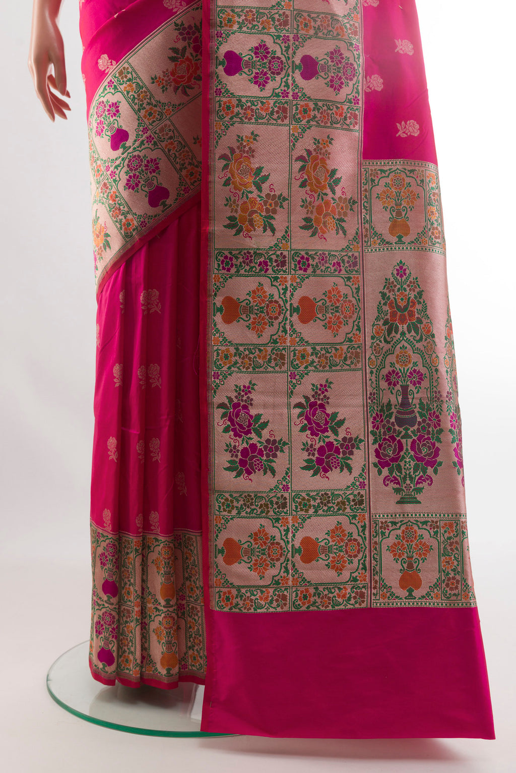 Pleats and pallu of Pink Banarasi Silk Saree with Zari Butta on the body and Paithani Border. 