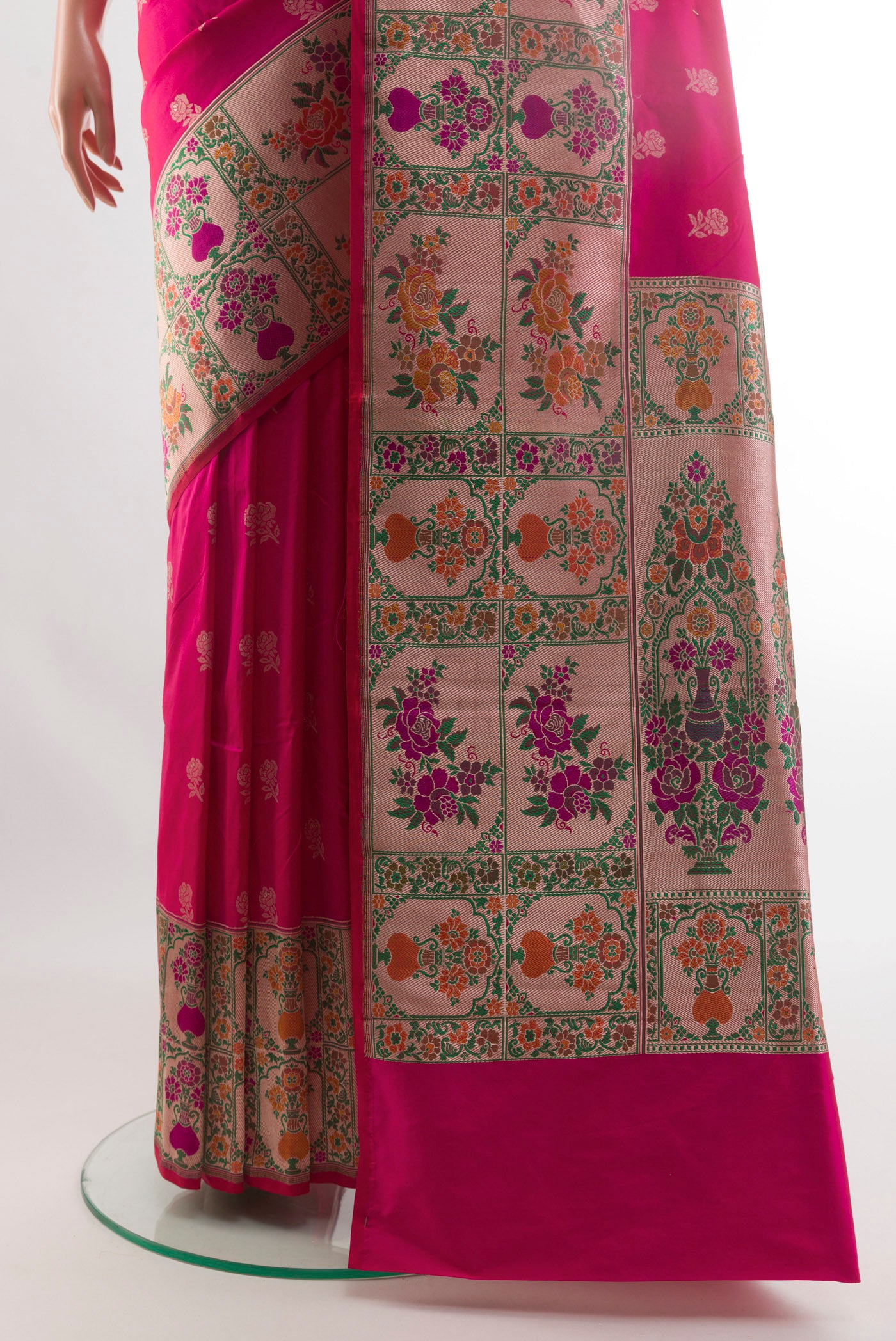 Pleats and pallu of Pink Banarasi Silk Saree with Zari Butta on the body and Paithani Border. 