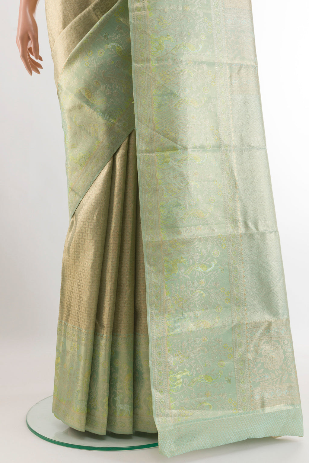 Pleats and pallu of Sea Green Kanjivaram Tissue Silk Saree with Zari Brocade on the body and Zari Border. 