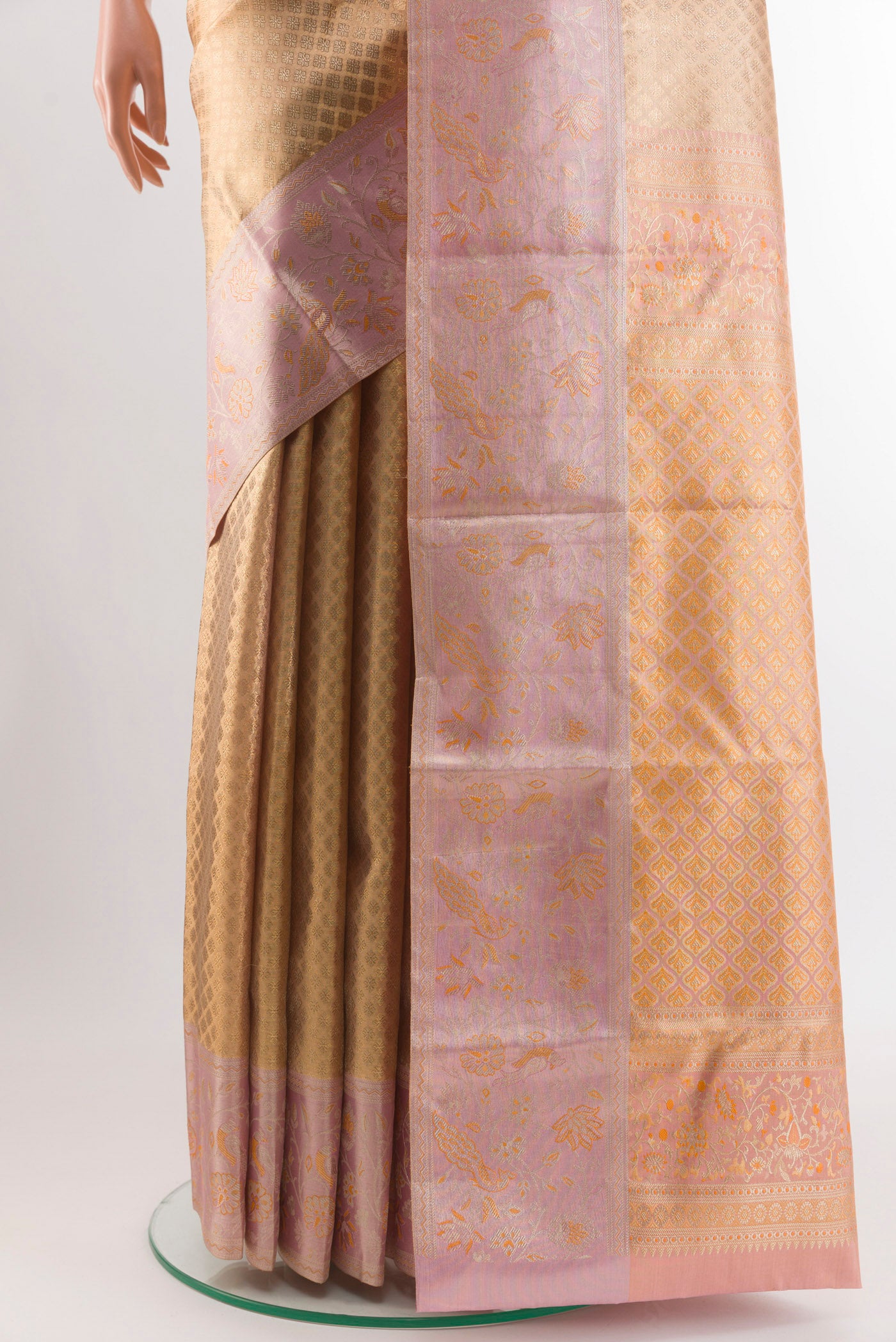 Pleats and pallu of Golden Dual Tone Kanjivaram Tissue Silk Saree with Zari Brocade on the body and Zari Border. 