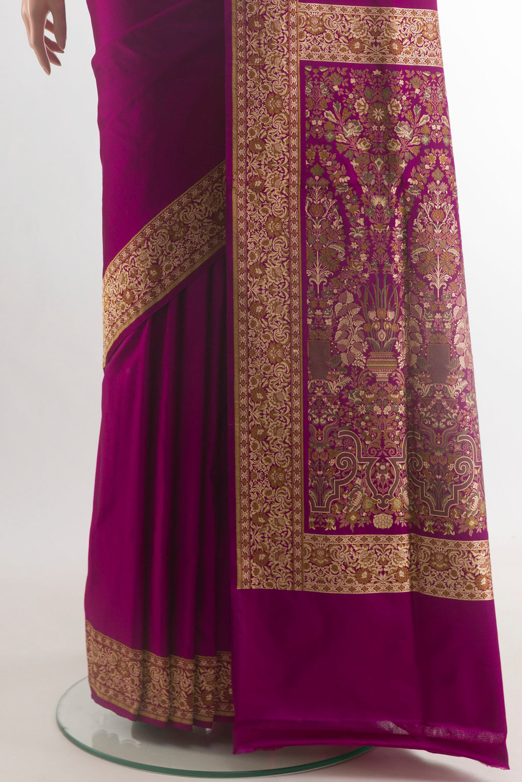 Pleats and pallu of Purple Banarasi Silk Saree with Plain Body and Thread Border. 