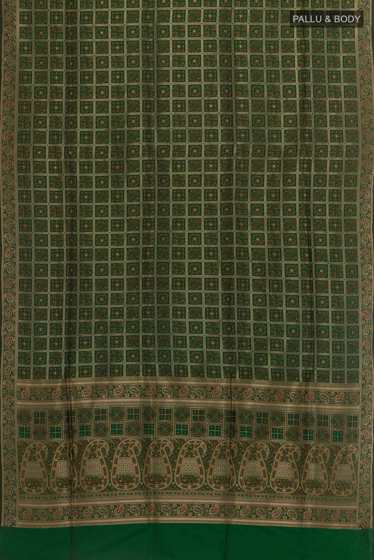 Flat view of Green Banarasi Jamavar Saree with Jamdani on the body and Zari Border. 