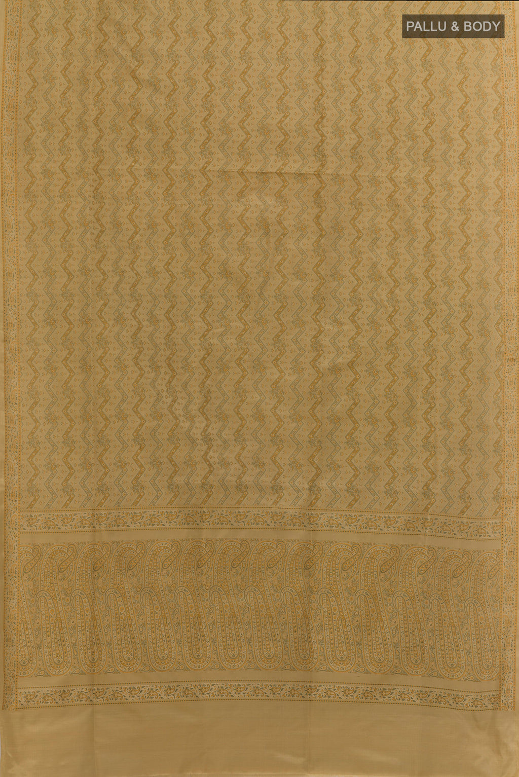 Flat view of Beige Banarasi Tanchoi Silk Saree with Jamdani on the body and Thread Border. 