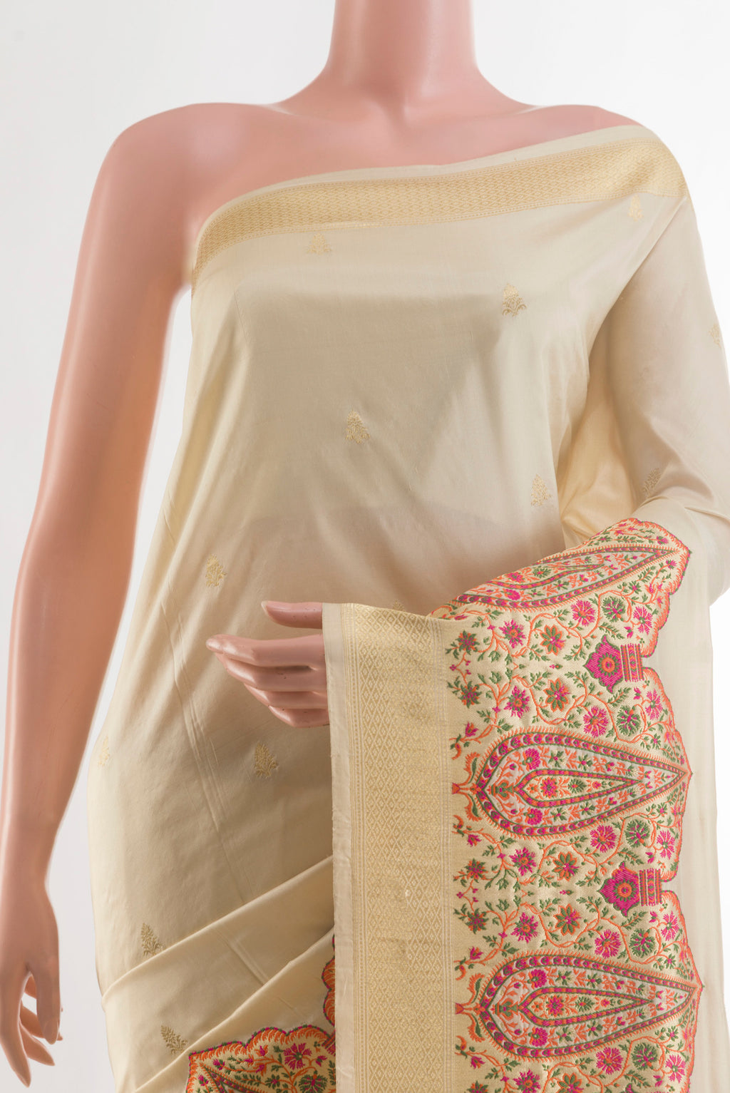 Border image of Pure Silk Cream Banarasi Saree with Zari Brocade on the body and Zari Border. 