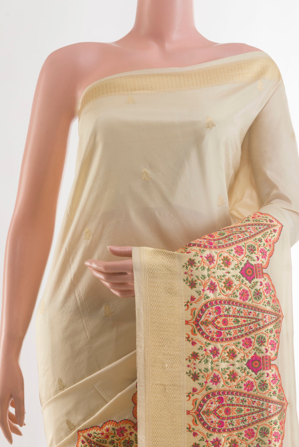Border image of Pure Silk Cream Banarasi Saree with Zari Brocade on the body and Zari Border. 