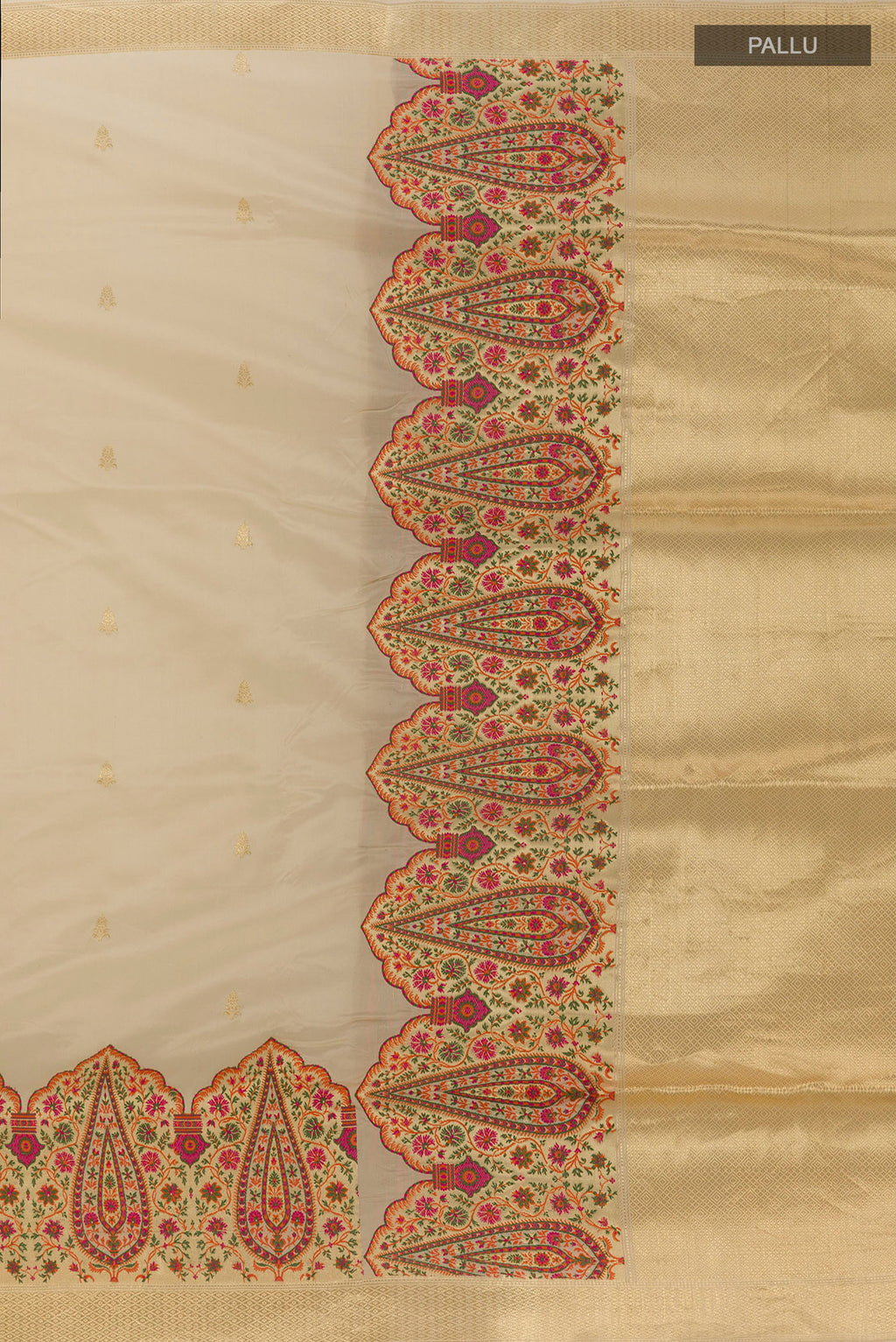Close up image of the pallu of Pure Silk Cream Banarasi Saree with Zari Brocade on the body and Zari Border. 