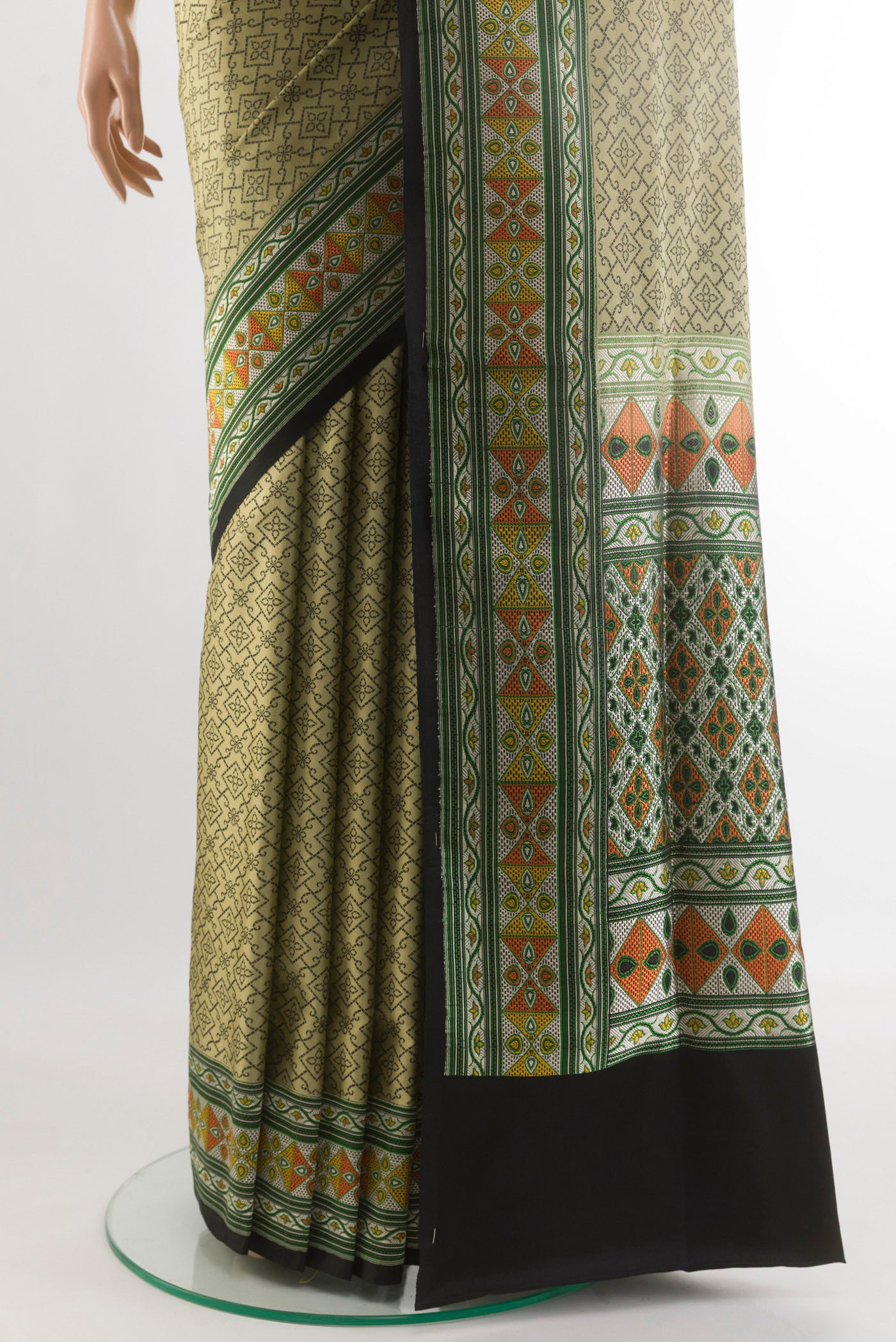 Pleats and pallu of Beige Banarasi Tanchoi Silk Saree with Jamdani on the body and Embroidery Border. 