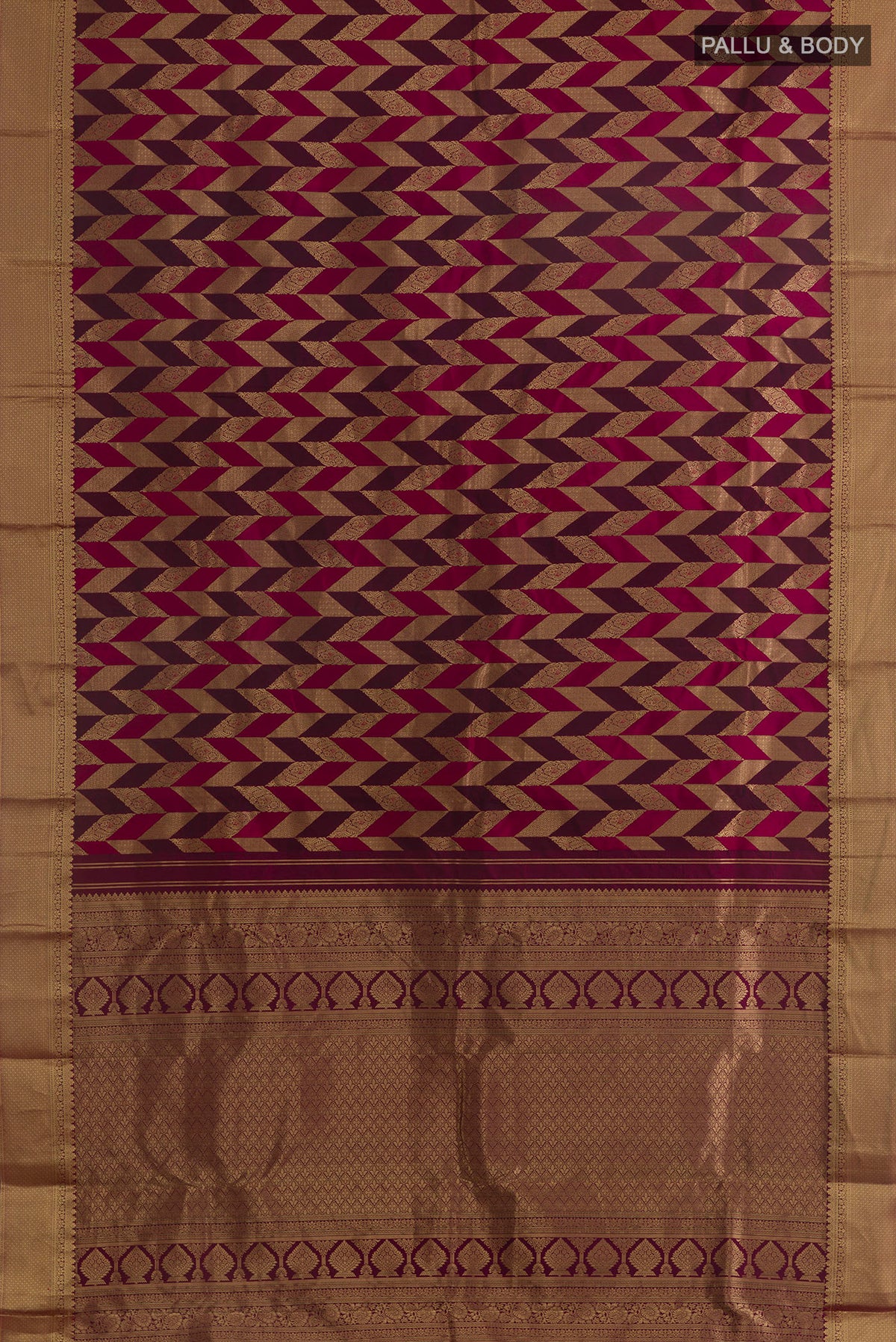 Flat view of Pure Silk Purple Kanchipuram Saree with Zari Brocade on the body and Zari Border. 