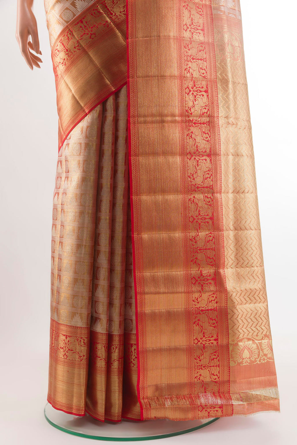 Pleats and pallu of Gold Kanjivaram Tissue Silk Saree with Zari Brocade on the body and Zari Border. 