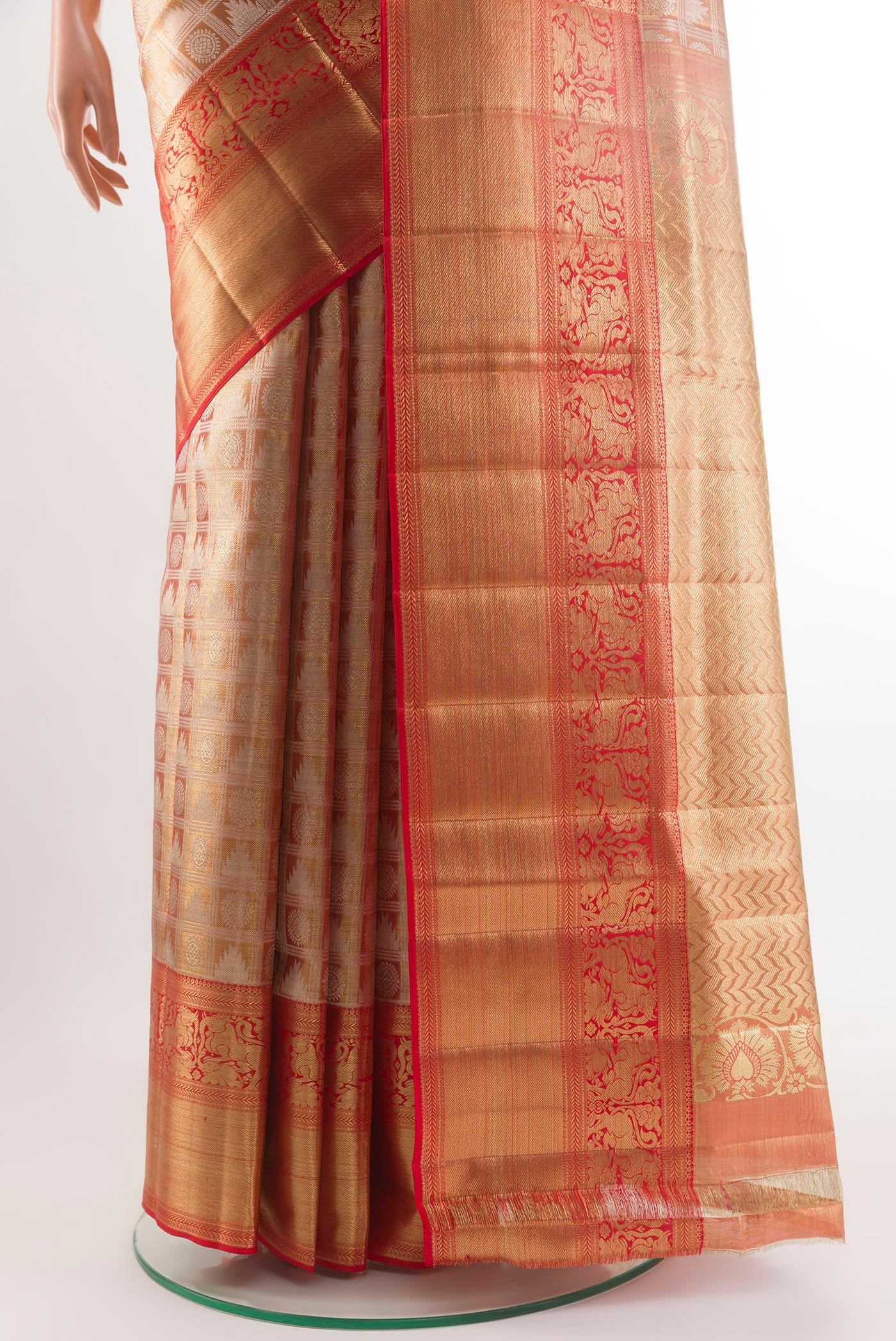 Pleats and pallu of Gold Kanjivaram Tissue Silk Saree with Zari Brocade on the body and Zari Border. 