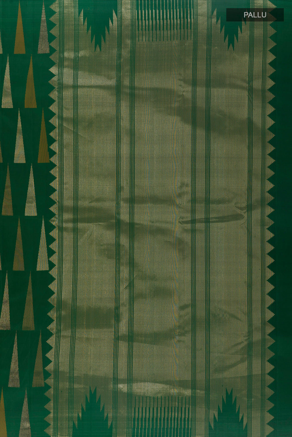 Close up image of the pallu of Pure Silk Green Kanchipuram Saree with Zari Brocade on the body and Without Border. 