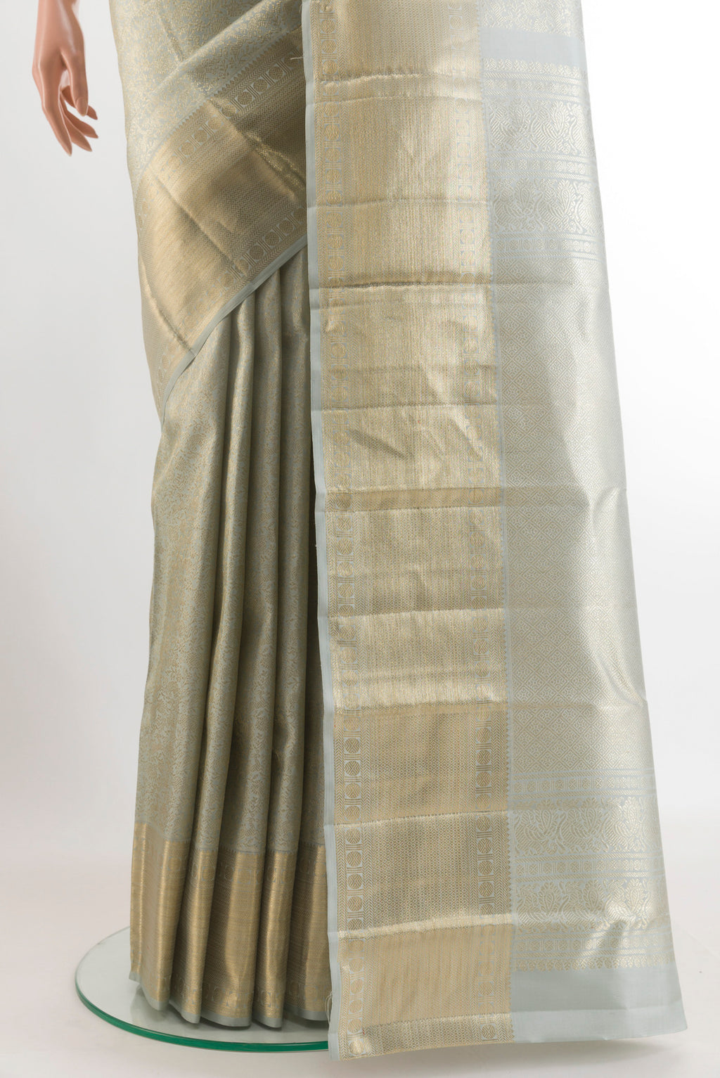 Pleats and pallu of Grey Kanchipuram Silk Saree with Zari Brocade on the body and Zari Border. 