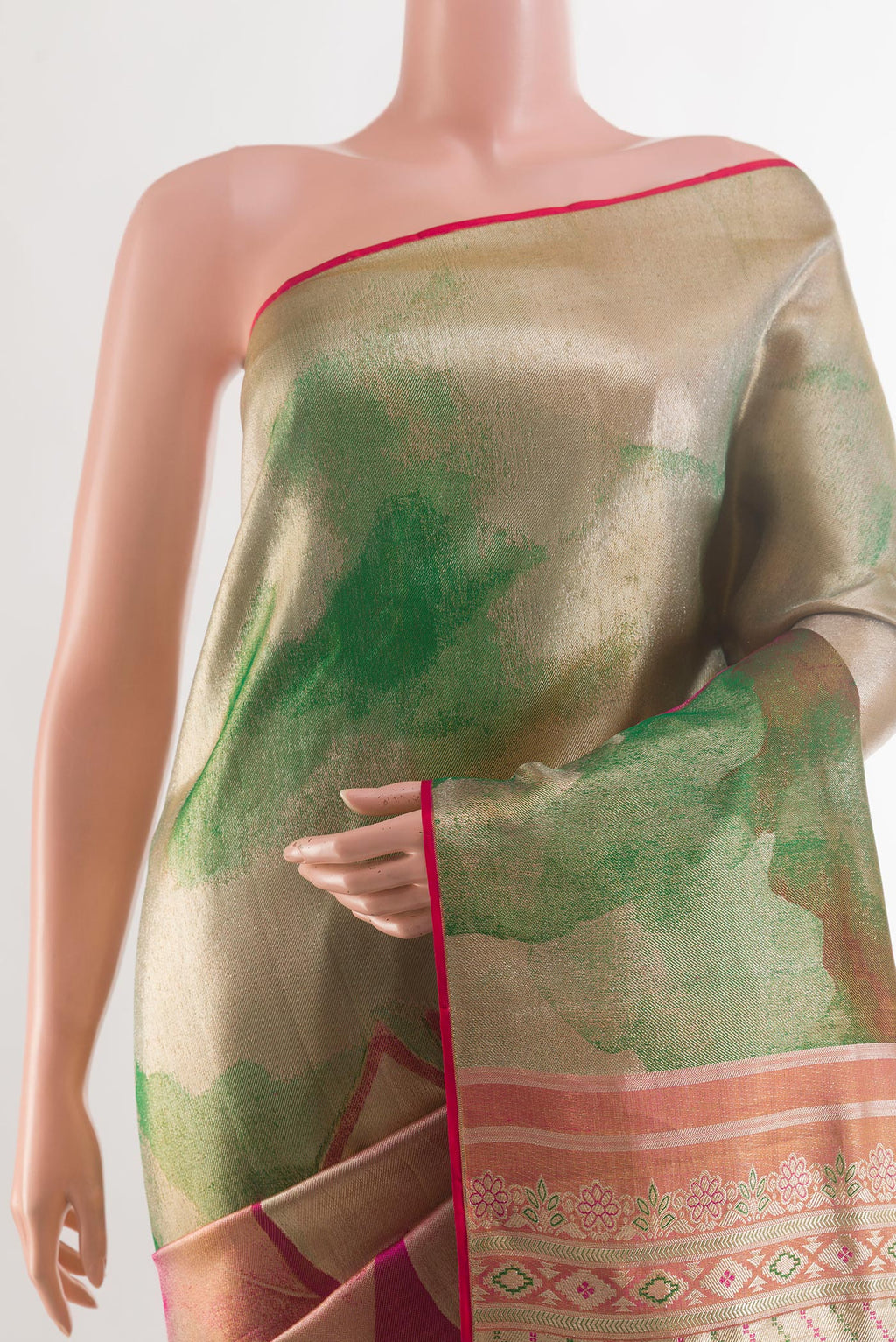 Border image of Green Kanjivaram Tissue Silk Saree with Zari Brocade on the body and Zari Border. 