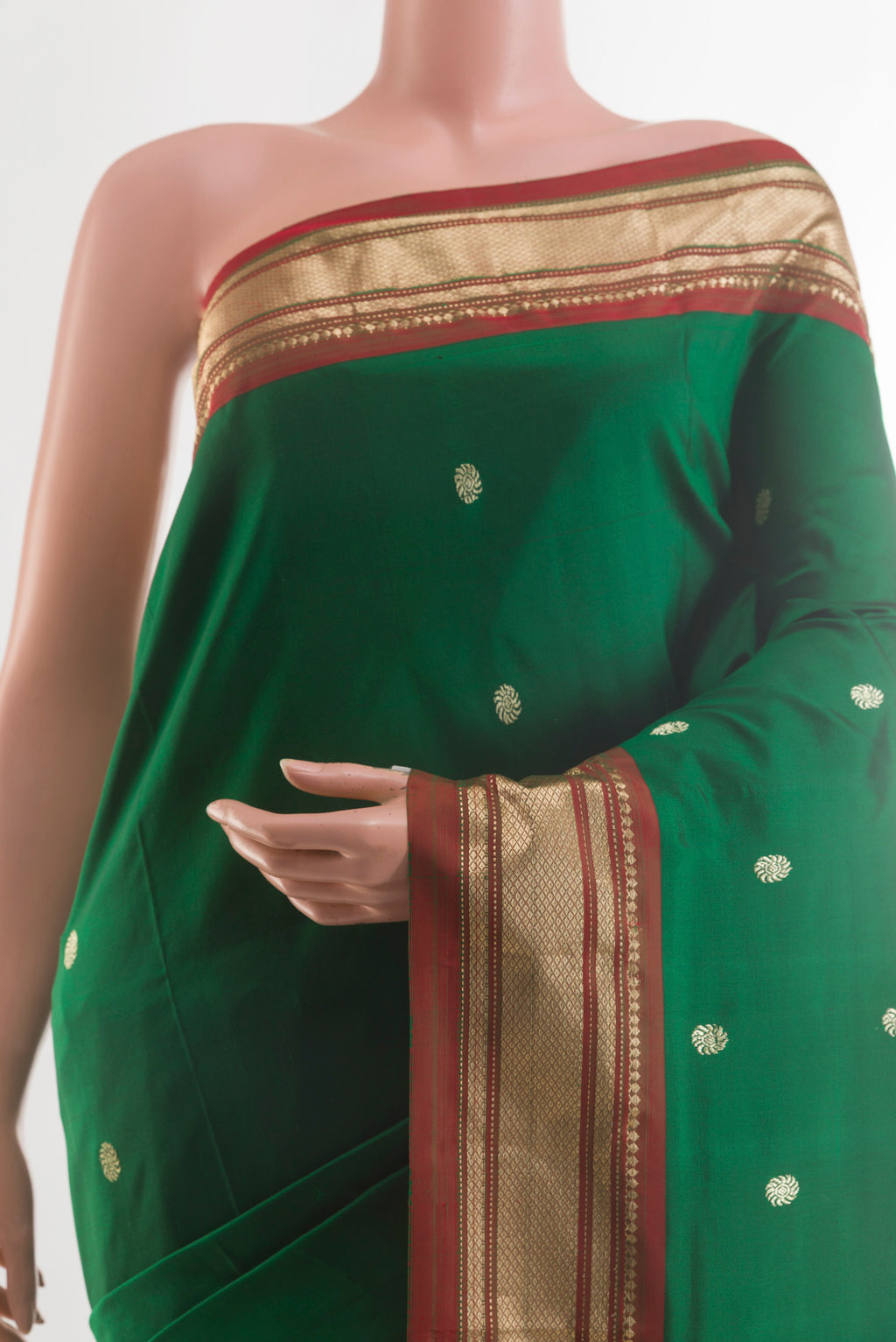 Border image of Pure Silk Green Paithani Saree with Zari Butta on the body and Zari Border. 