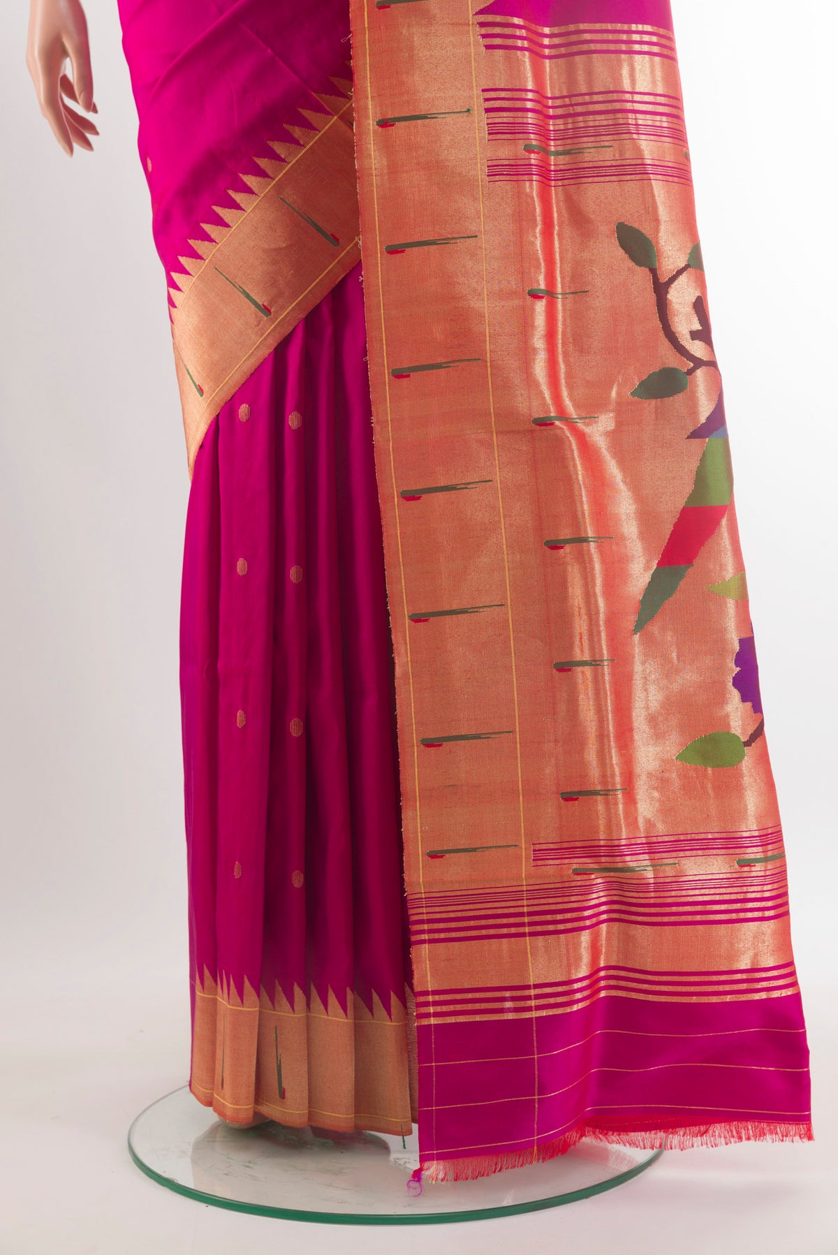Pleats and pallu of Pure Silk Pink Paithani Saree with Zari Butta on the body and Paithani Border. 