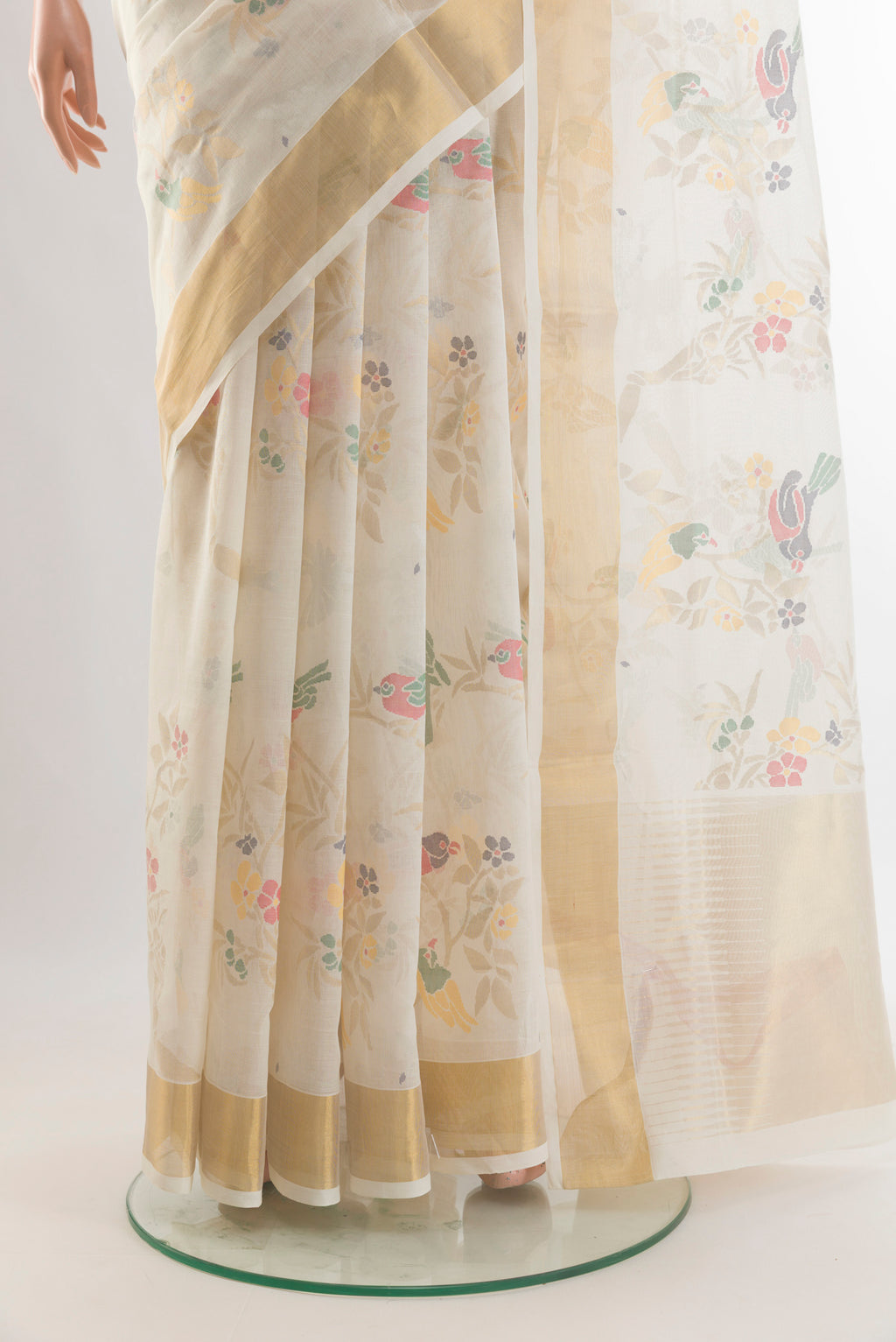 Pleats and pallu of Pure Silk Pure Zari White Uppada Cotton Saree with Zari Butta on the body and Zari Border. 