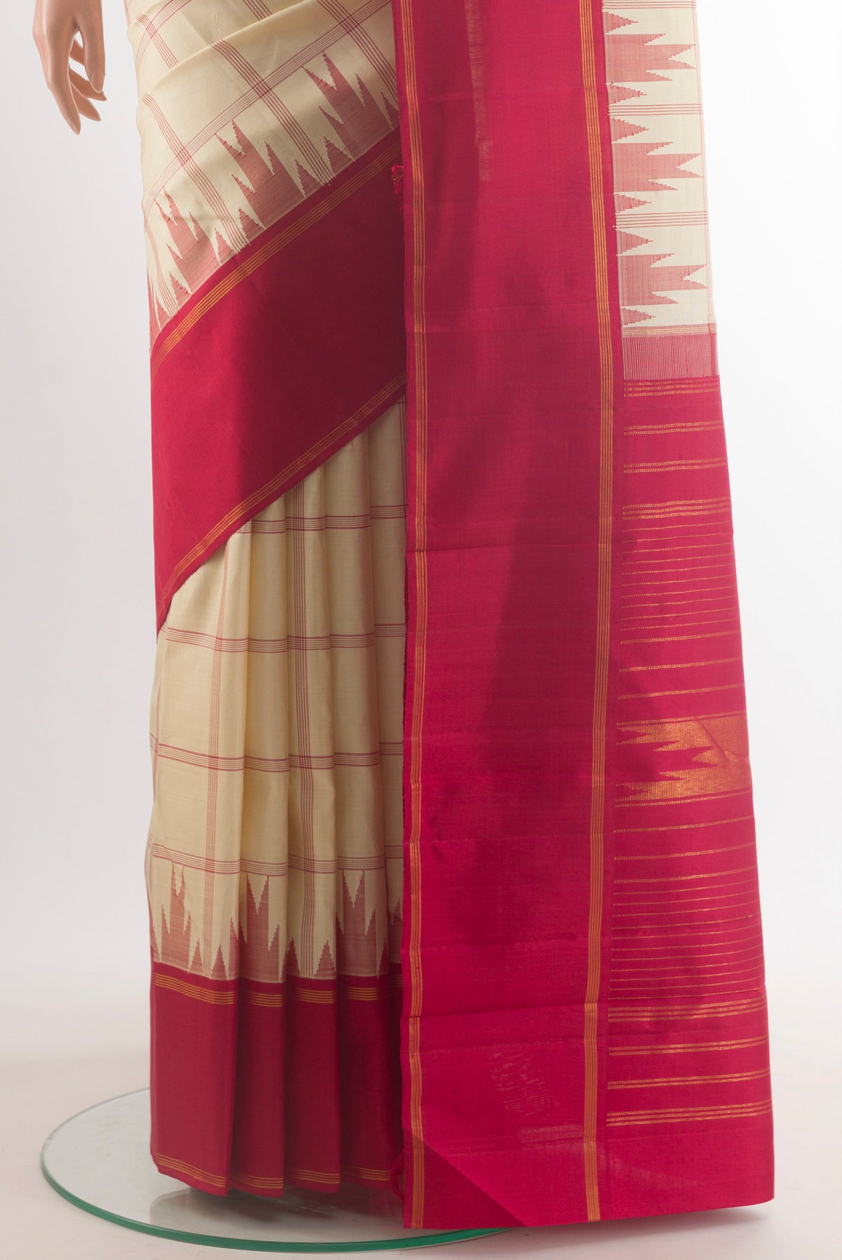 Pleats and pallu of Pure Silk Off White Kanjivaram Saree with Checked design on the body and Temple Border. 