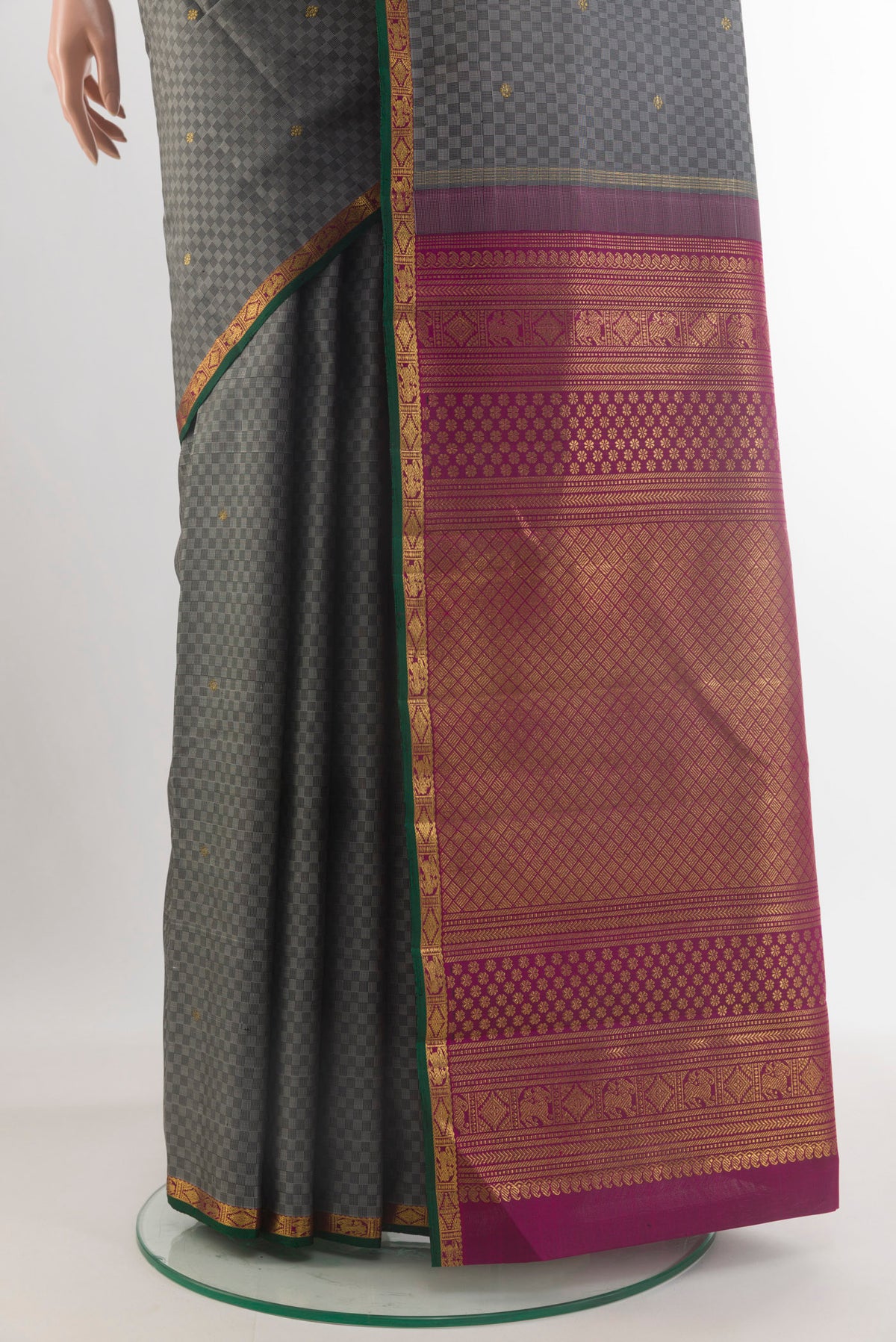 Pleats and pallu of Pure Silk Grey Kanjivaram Saree with Jacquard With Zari Butta on the body and Zari Border. 